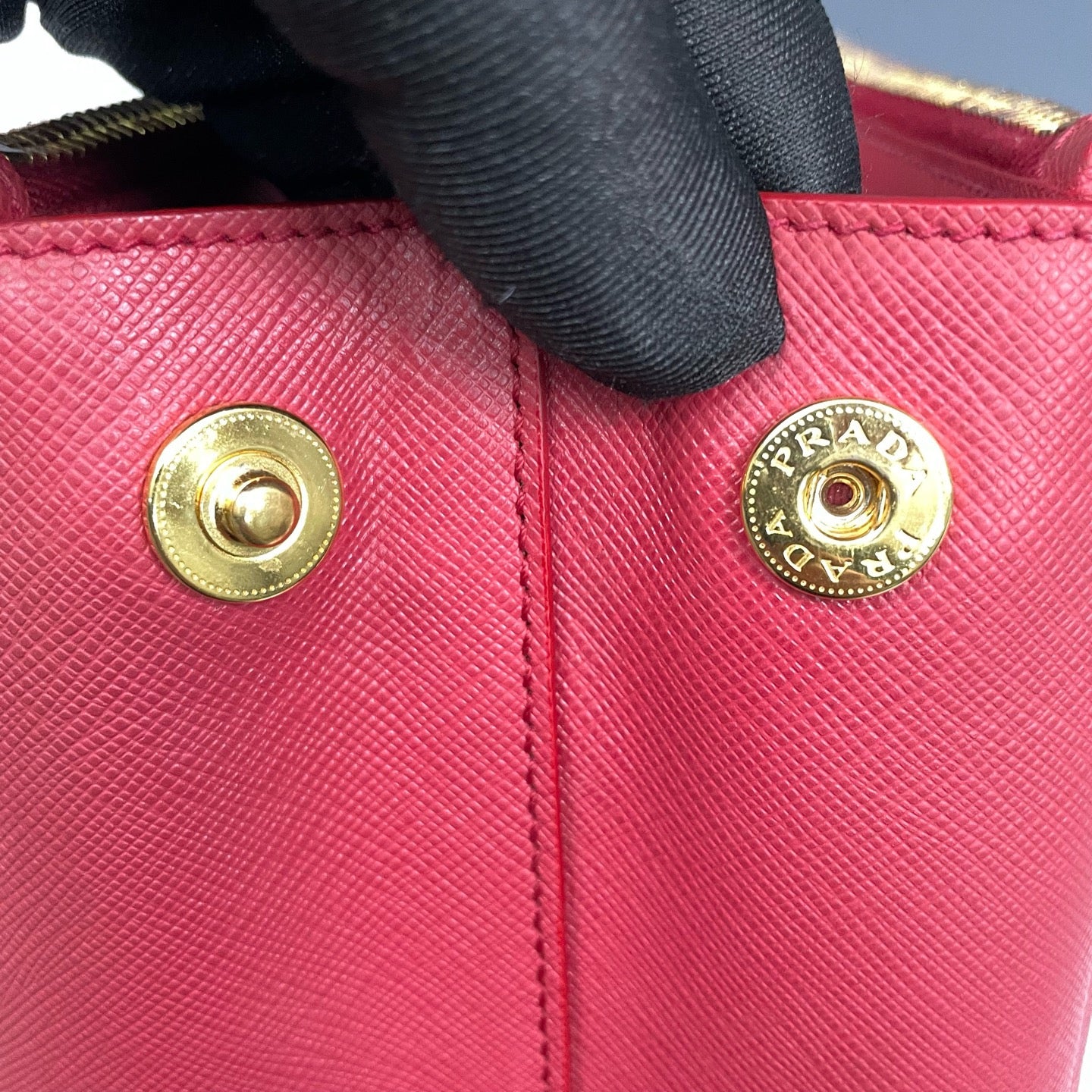 Prada - Saffiano Lux Tote - Leather - Red - (large)