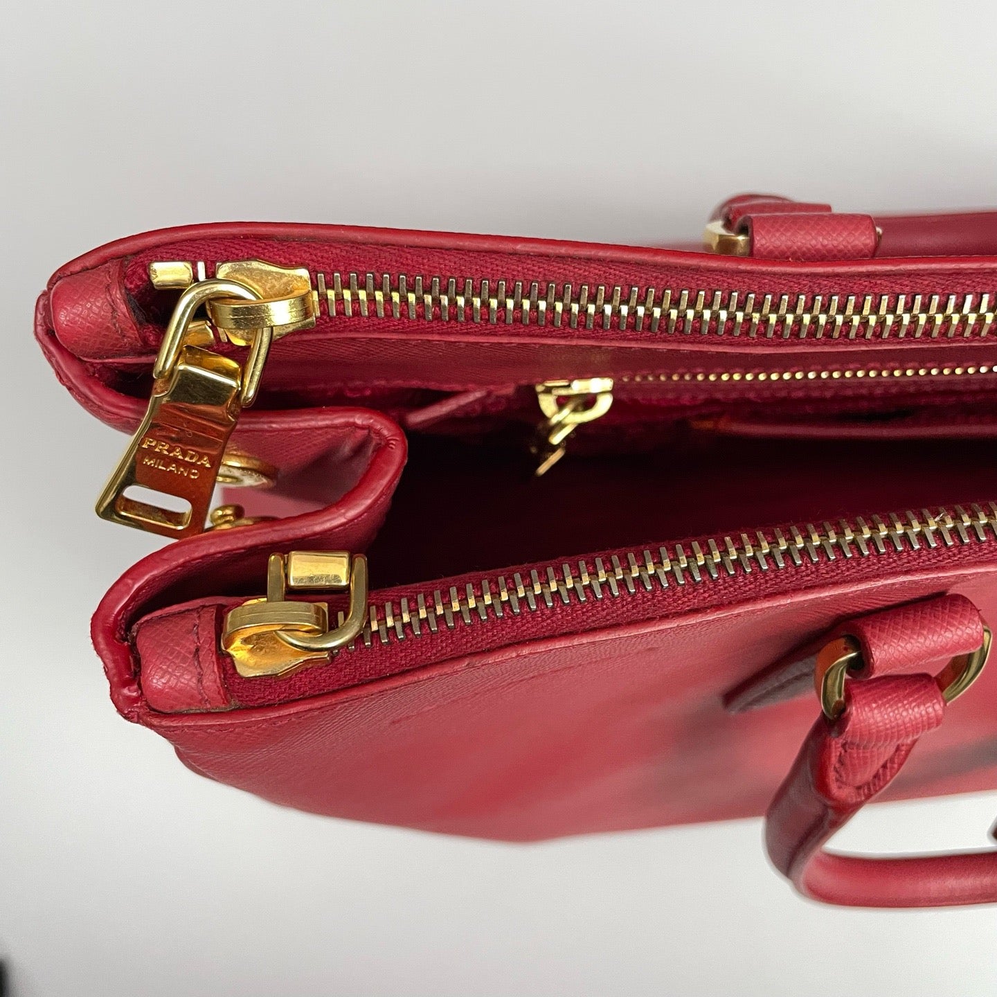 Prada - Saffiano Lux Tote - Leather - Red - (large)