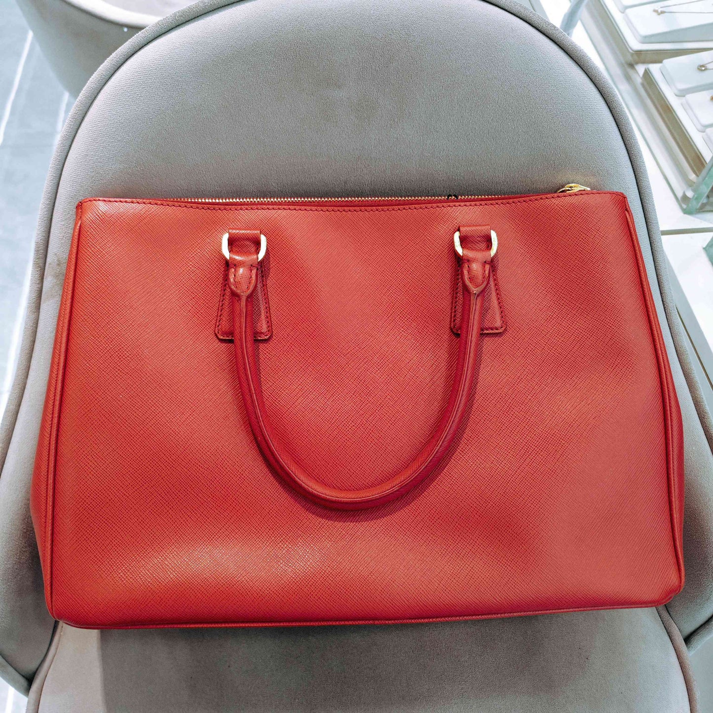 Prada - Saffiano Lux Tote - Leather - Red - (medium)