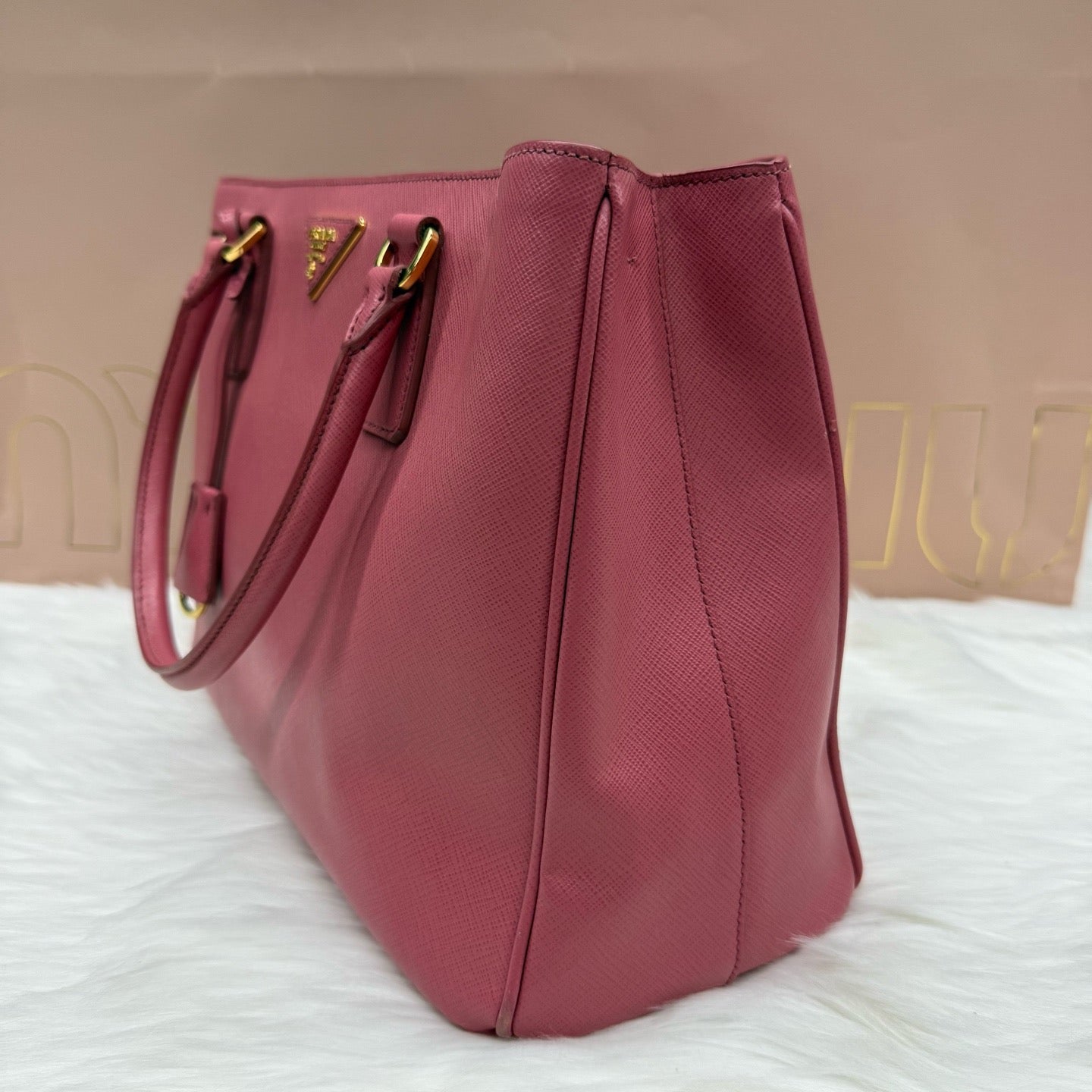 Prada - Saffiano Lux Tote - Leather - Red - (medium)