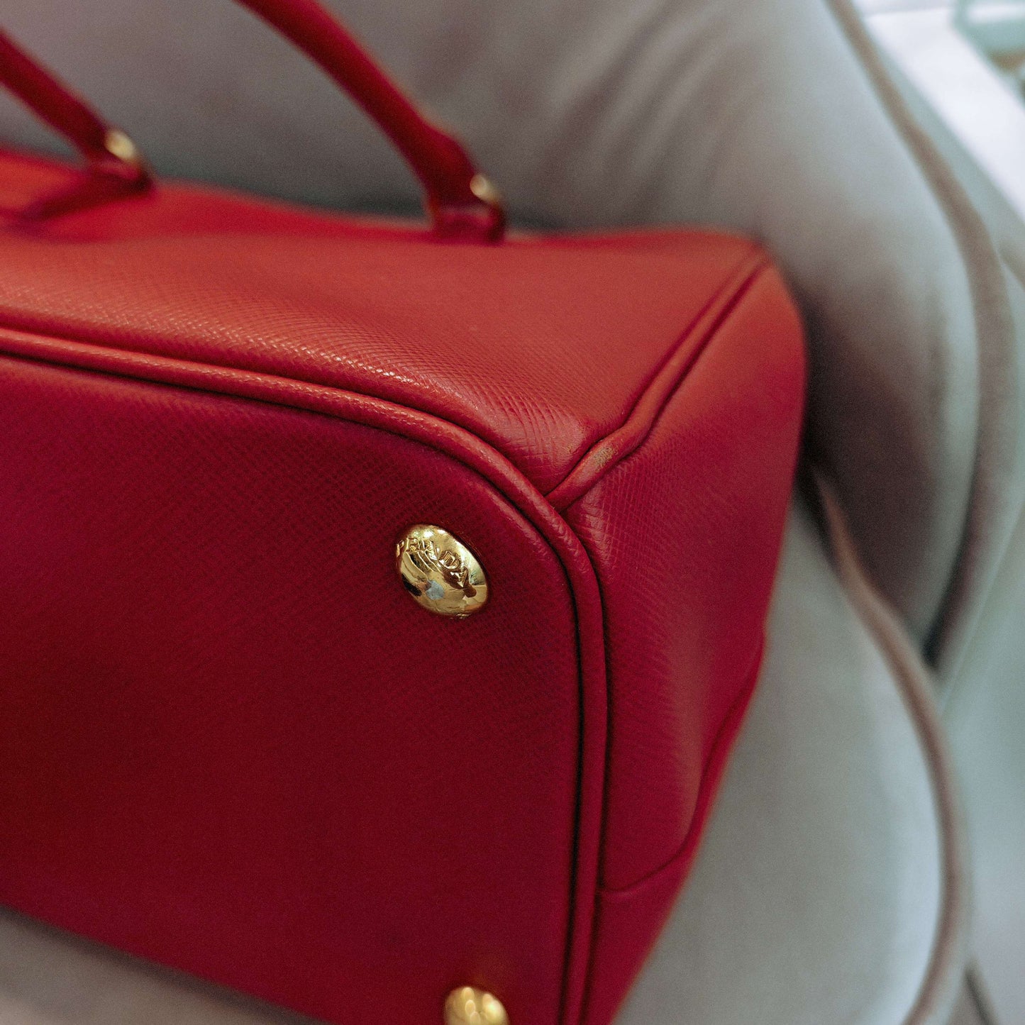 Prada - Saffiano Lux Tote - Leather - Red - (medium)