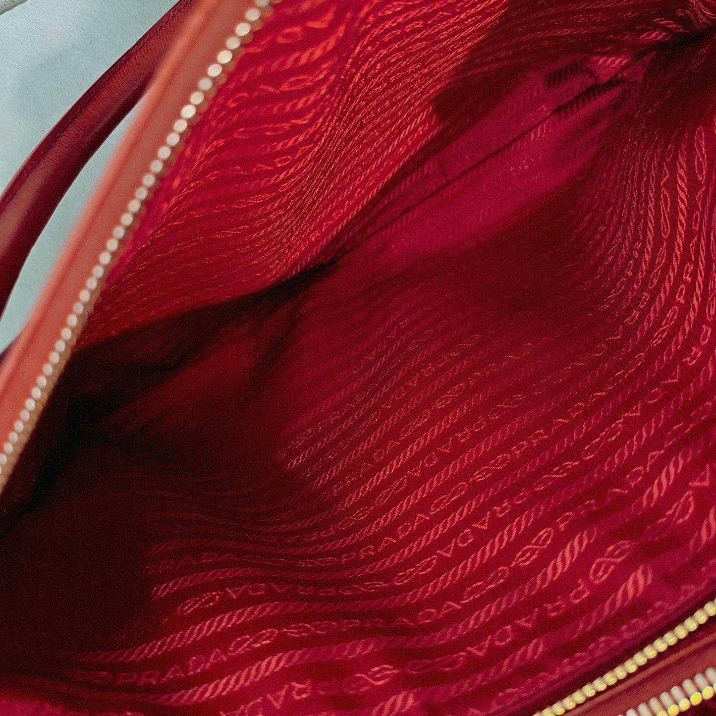 Prada - Saffiano Lux Tote - Leather - Red - (medium)