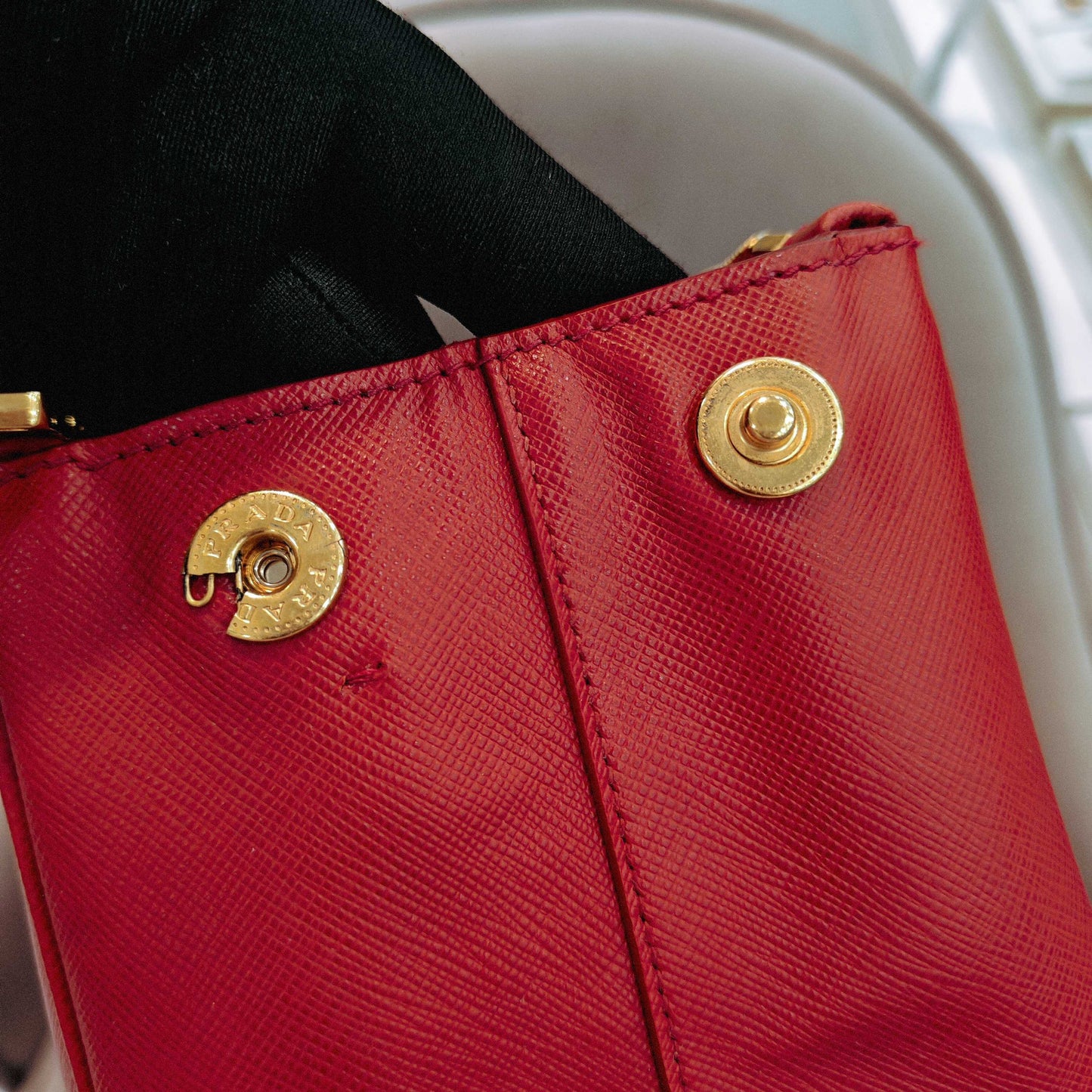 Prada - Saffiano Lux Tote - Leather - Red - (medium)