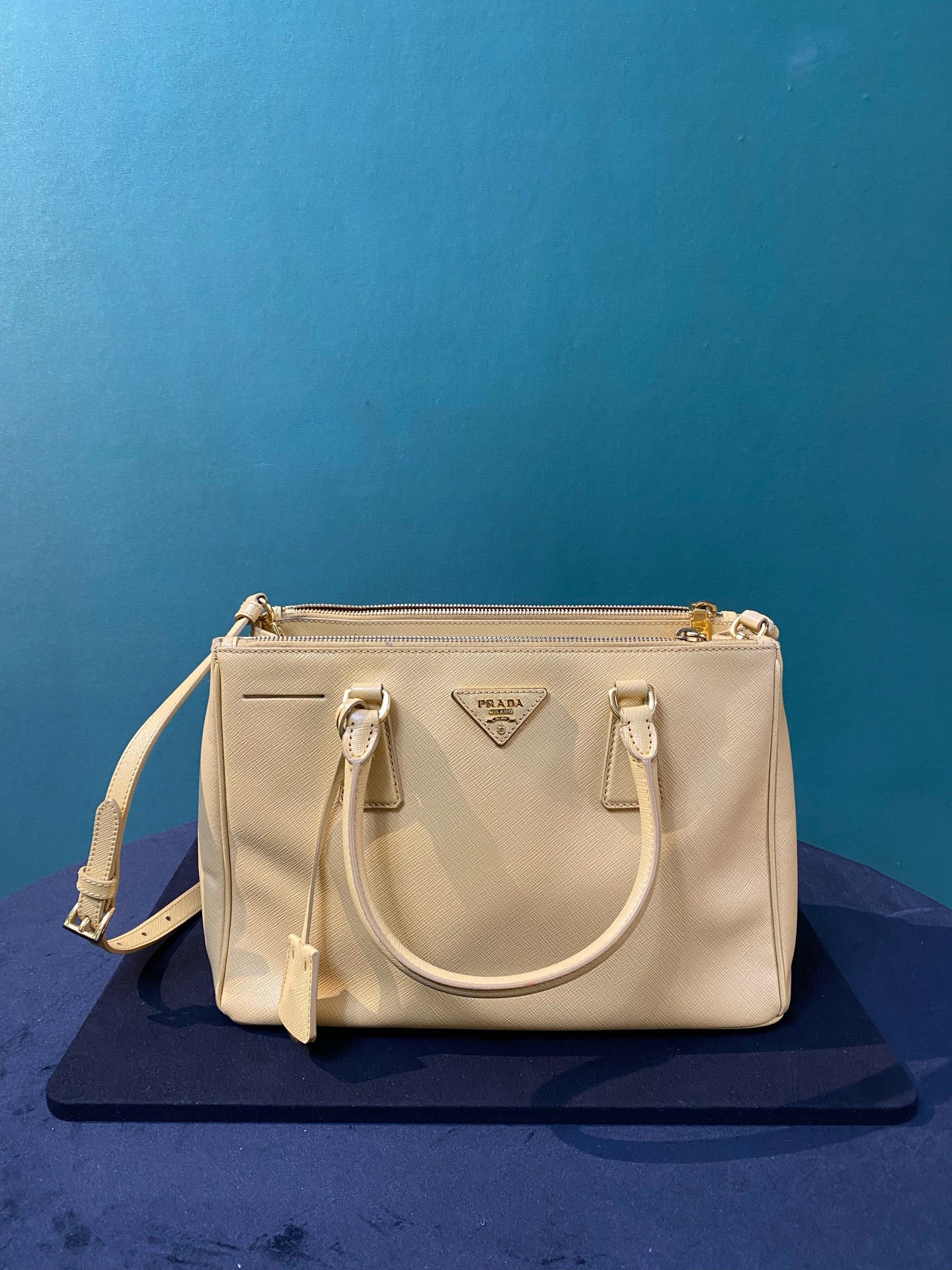 Prada - Saffiano Lux Tote - Leather - Yellow - (medium)