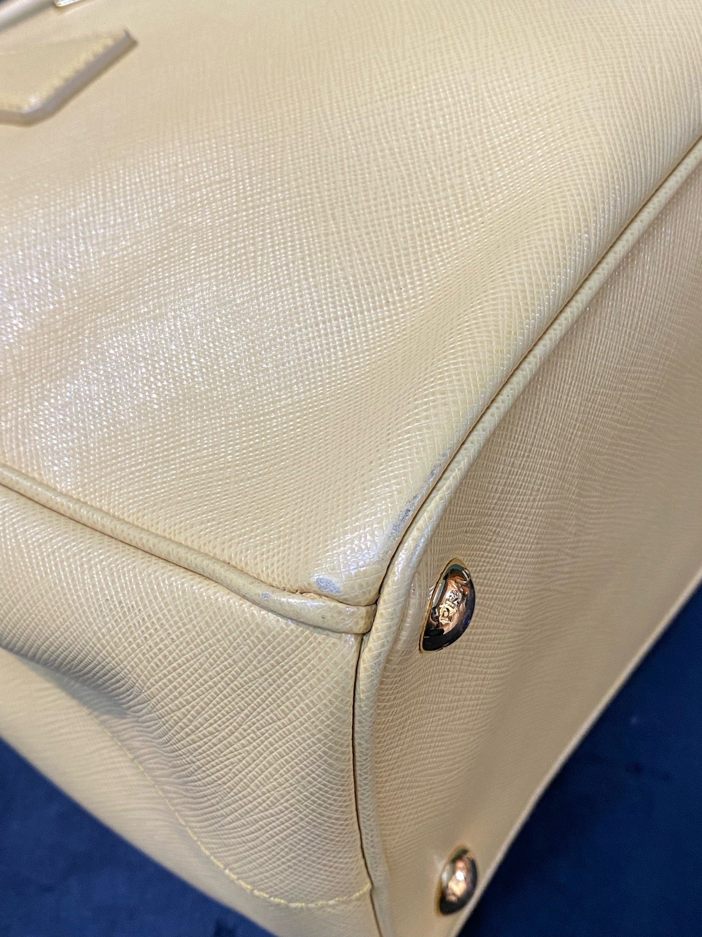 Prada - Saffiano Lux Tote - Leather - Yellow - (medium)