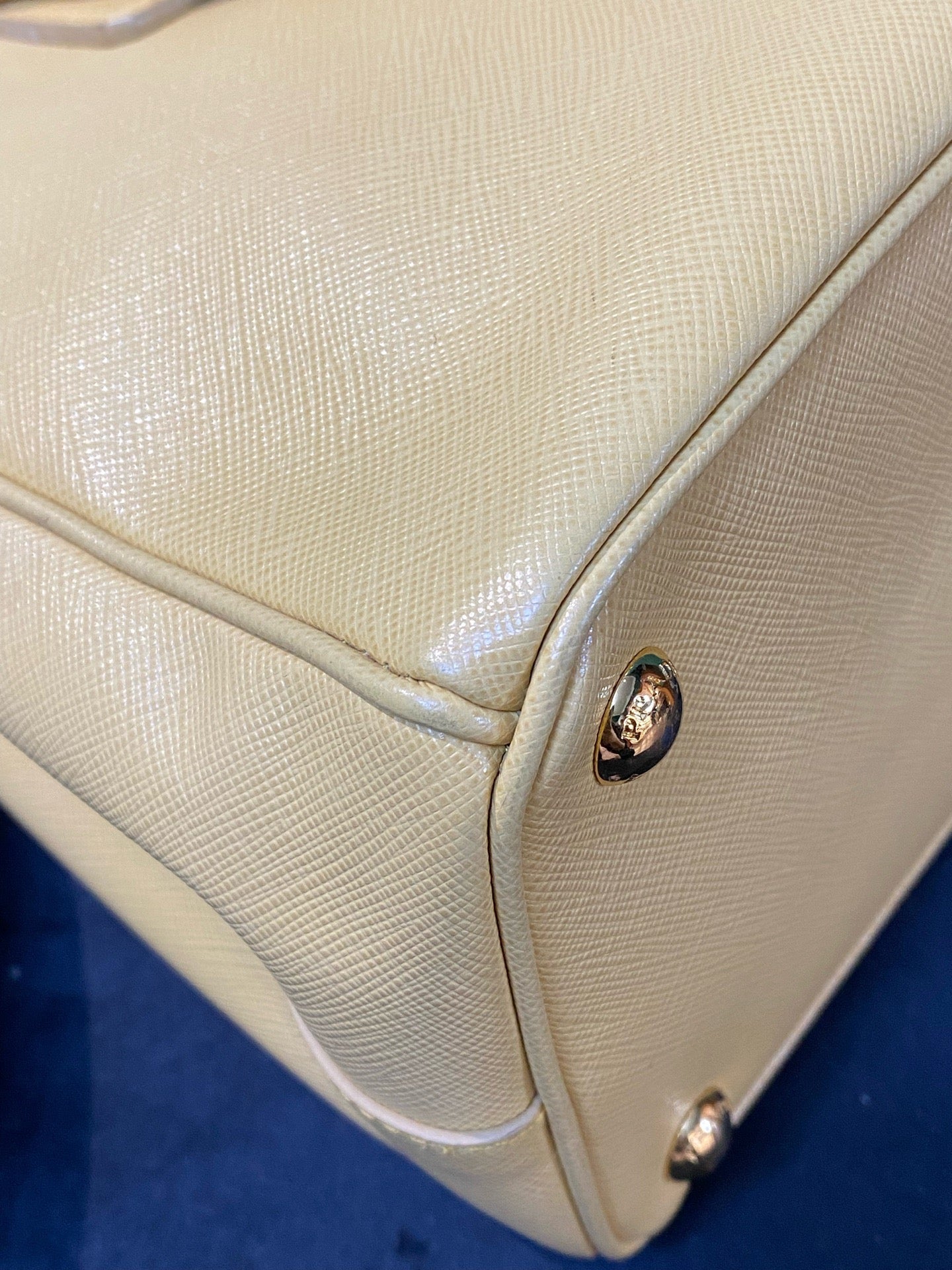 Prada - Saffiano Lux Tote - Leather - Yellow - (medium)