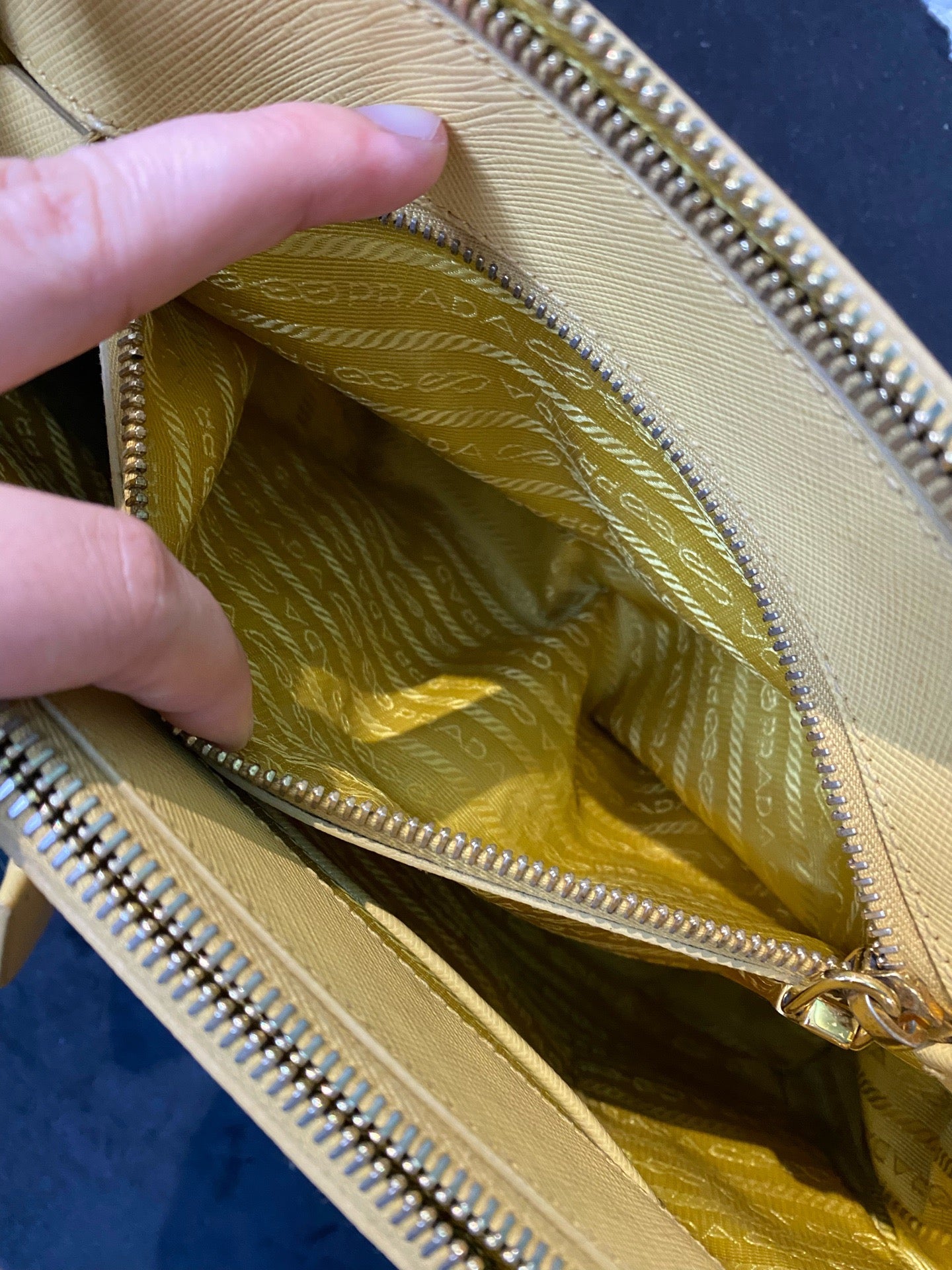 Prada - Saffiano Lux Tote - Leather - Yellow - (medium)