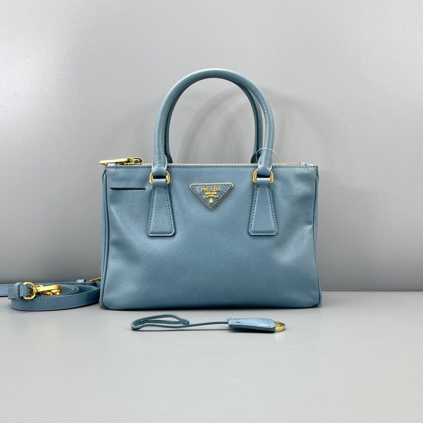 Prada - Saffiano Lux Tote - Saffiano leather - Blue - (small)