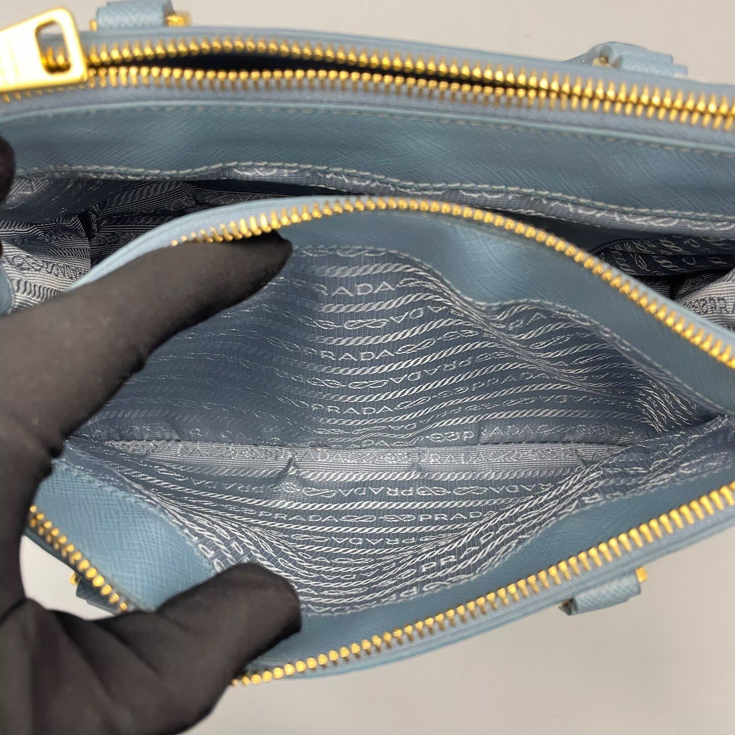 Prada - Saffiano Lux Tote - Saffiano leather - Blue - (small)