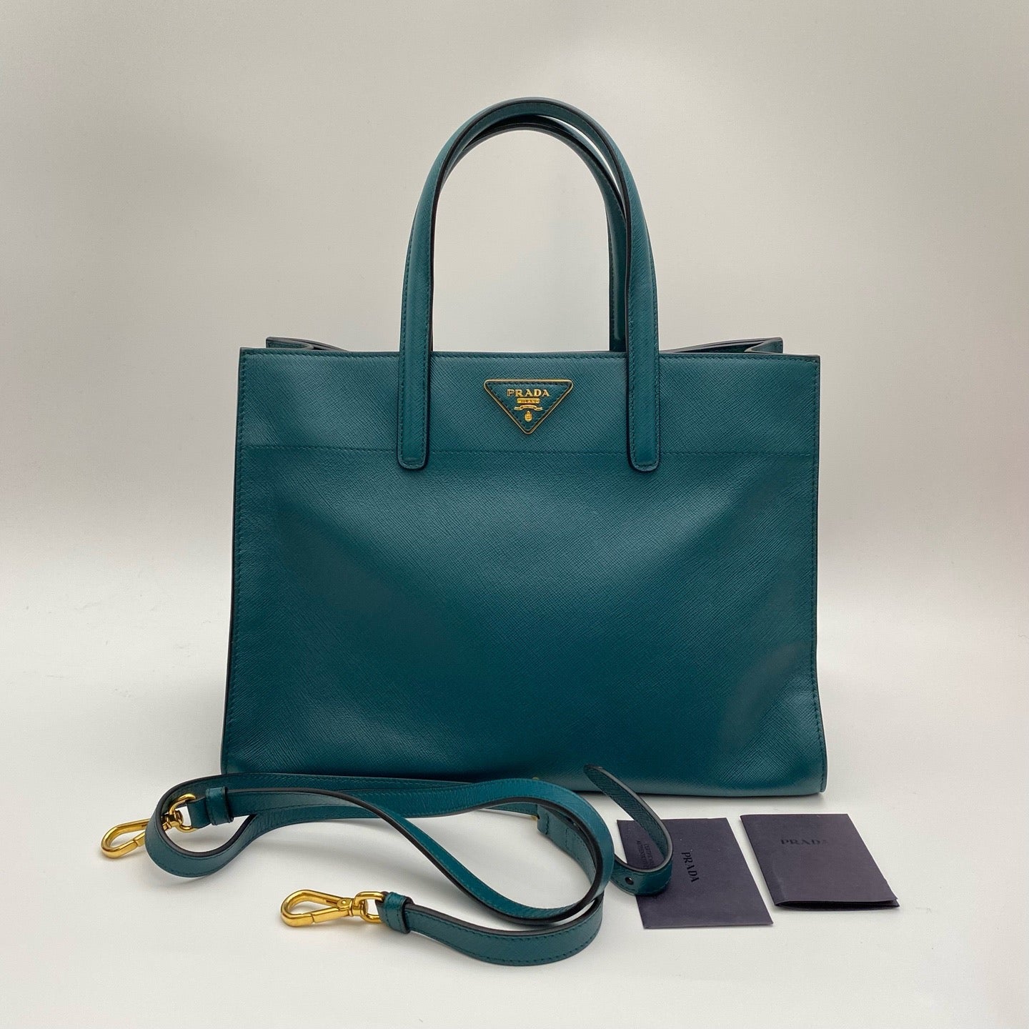 Prada - Saffiano Lux Tote - Saffiano leather - Green - (Medium)