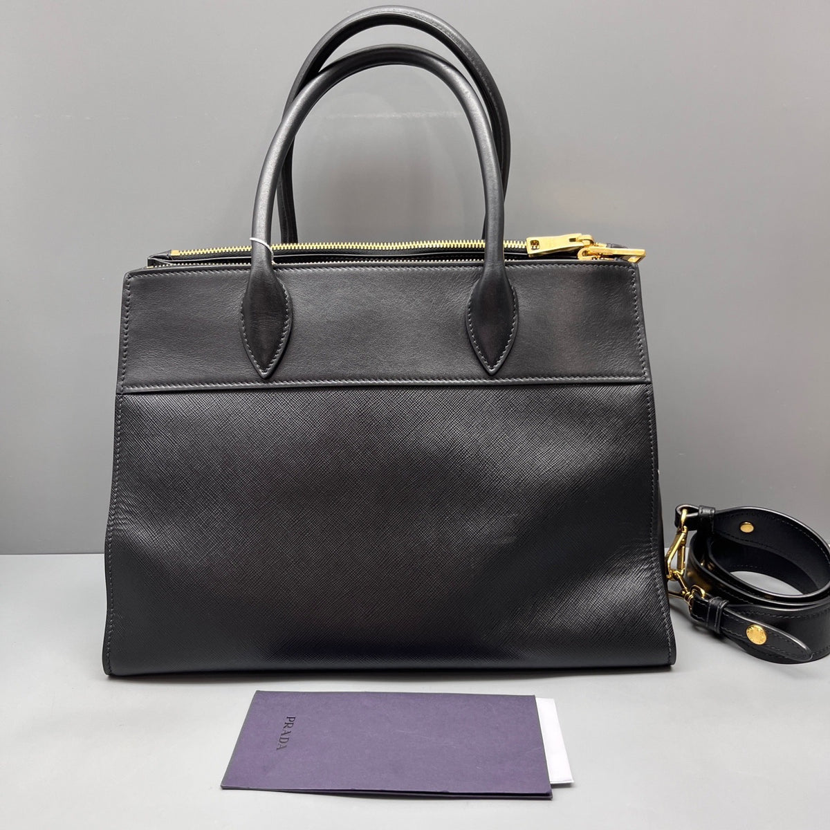 Prada - Saffiano Tote - Leather - Black