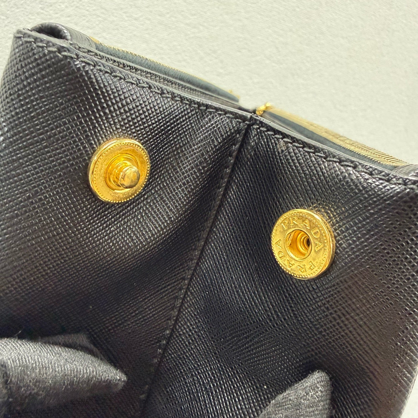 Prada - Saffiano Tote - Leather - Black - (Large)