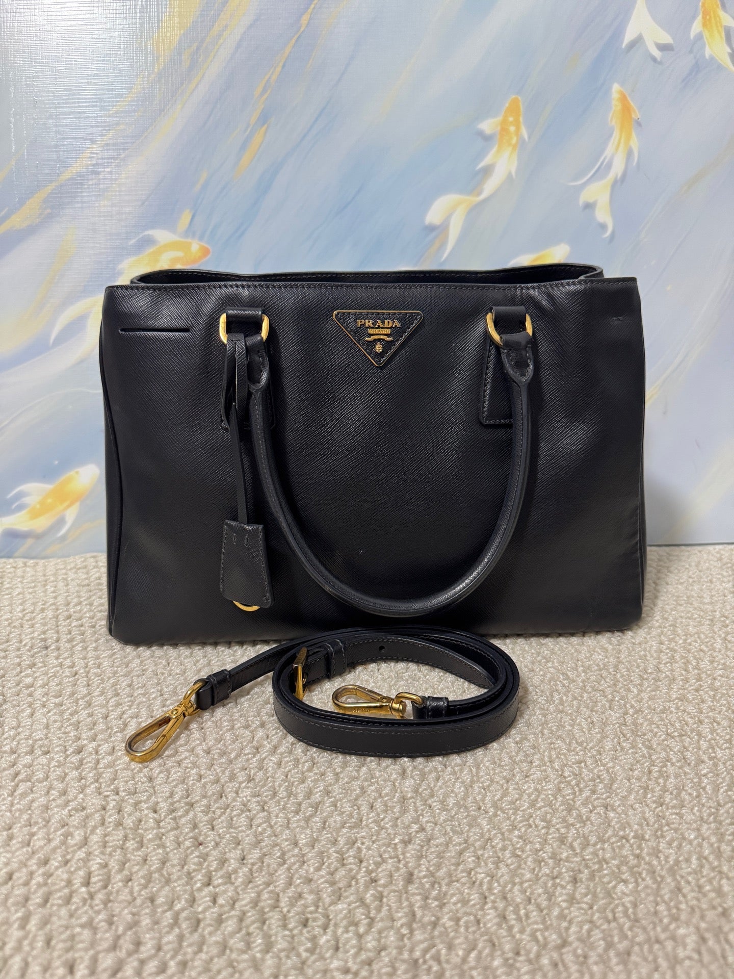 Prada - Saffiano Tote - Leather - Black - (medium)