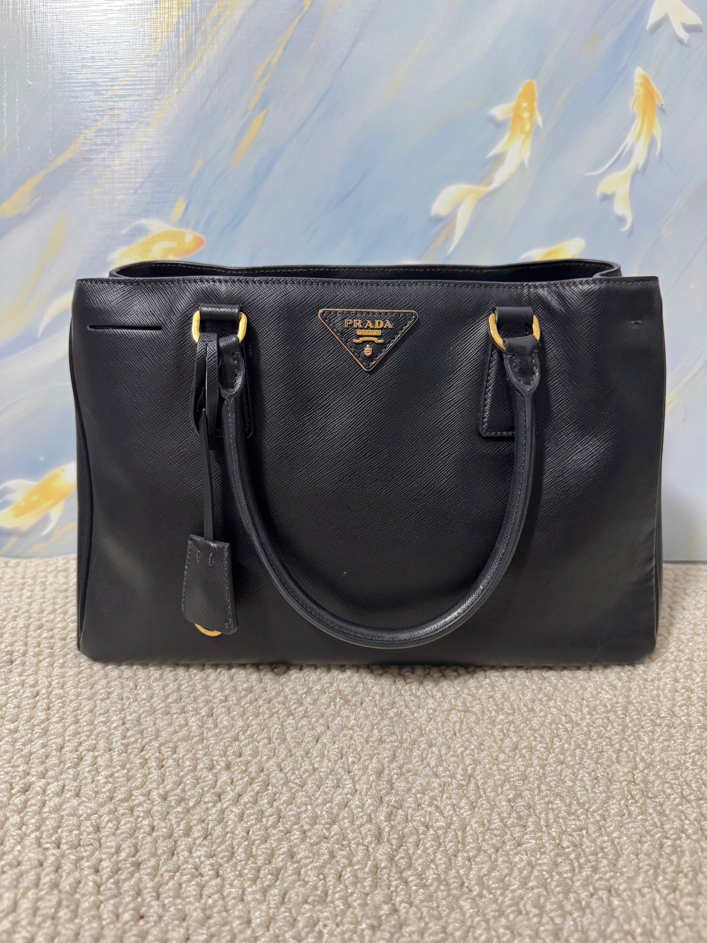 Prada - Saffiano Tote - Leather - Black - (medium)