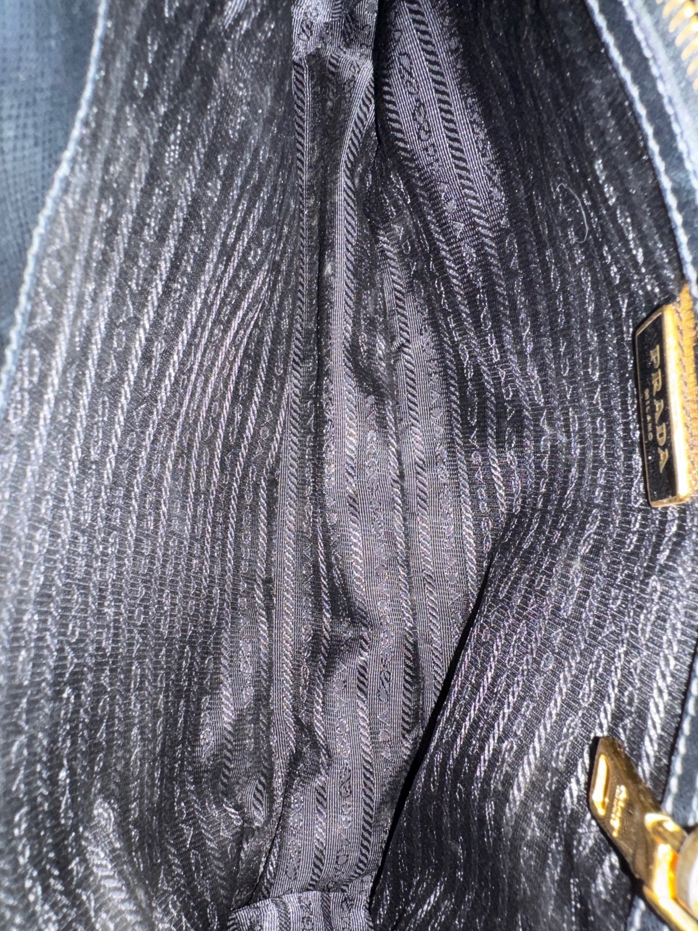 Prada - Saffiano Tote - Leather - Black - (medium)