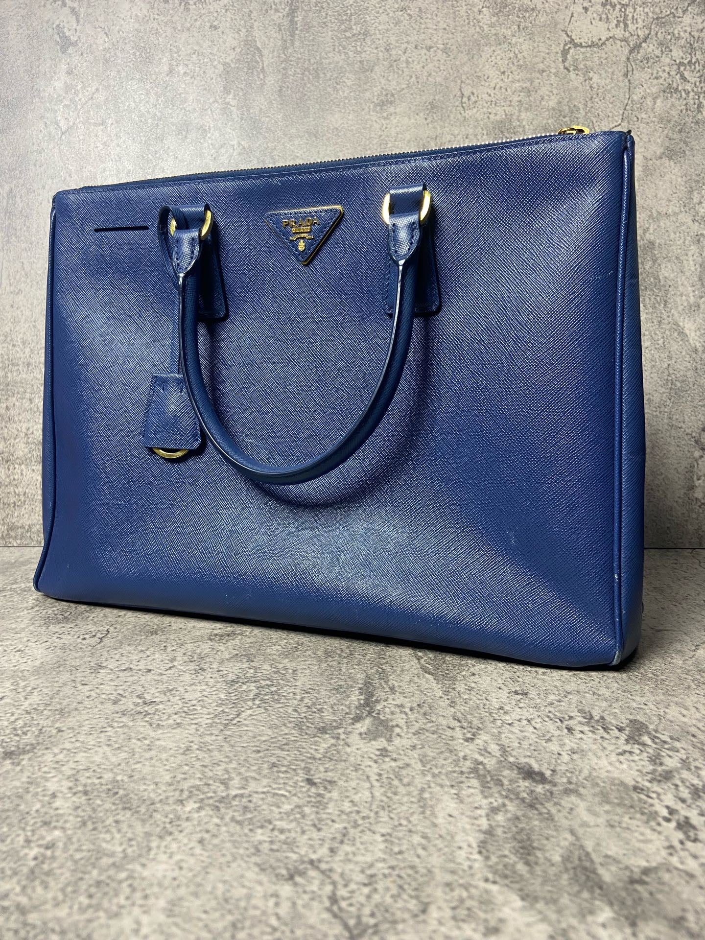 Prada - Saffiano Tote - Leather - Blue - (large)