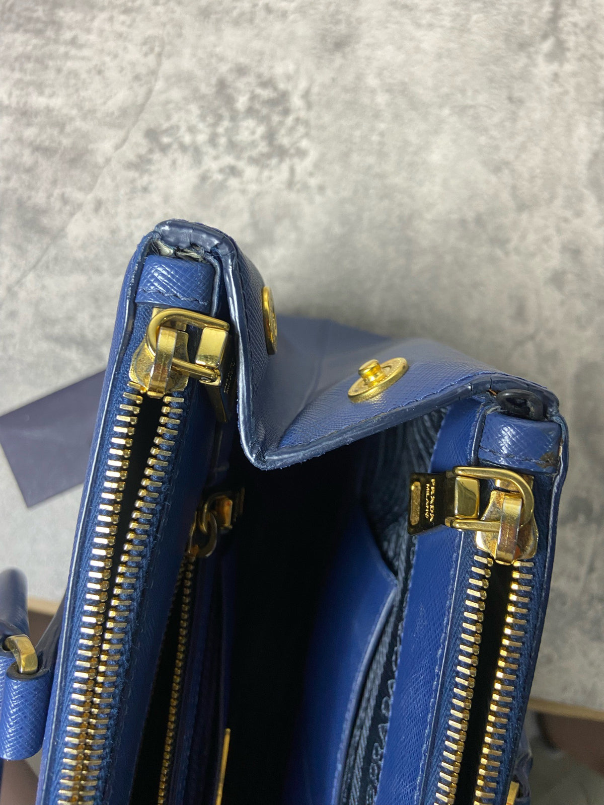 Prada - Saffiano Tote - Leather - Blue - (large)