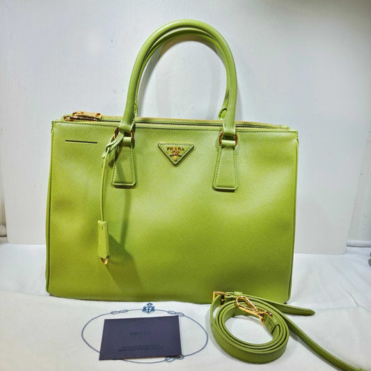 Prada - Saffiano Tote - Leather - Green - (medium)