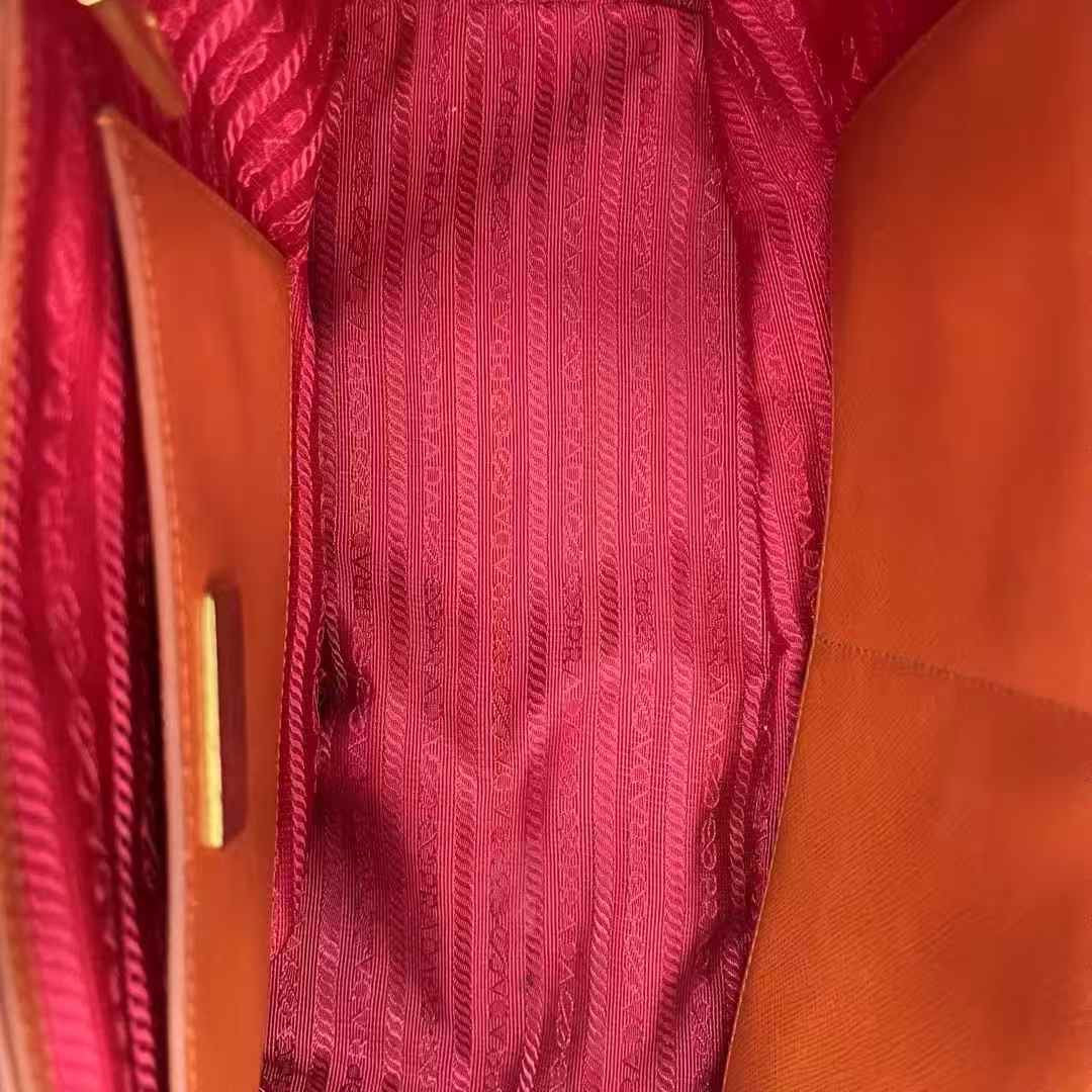 Prada - Saffiano Tote - Leather - Multicolour - (medium)