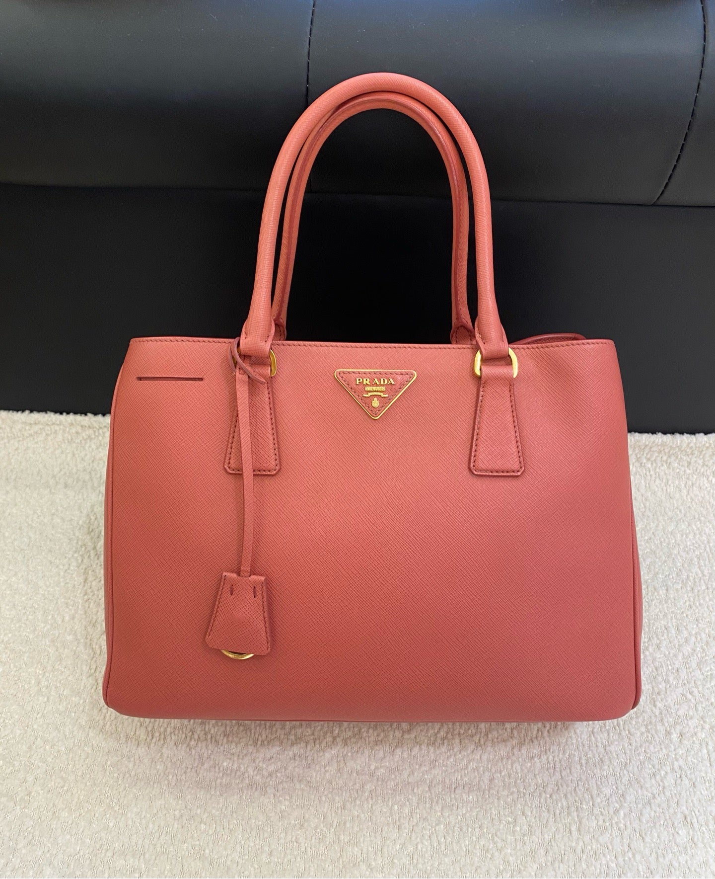 Prada - Saffiano Tote - Leather - Pink - (medium)