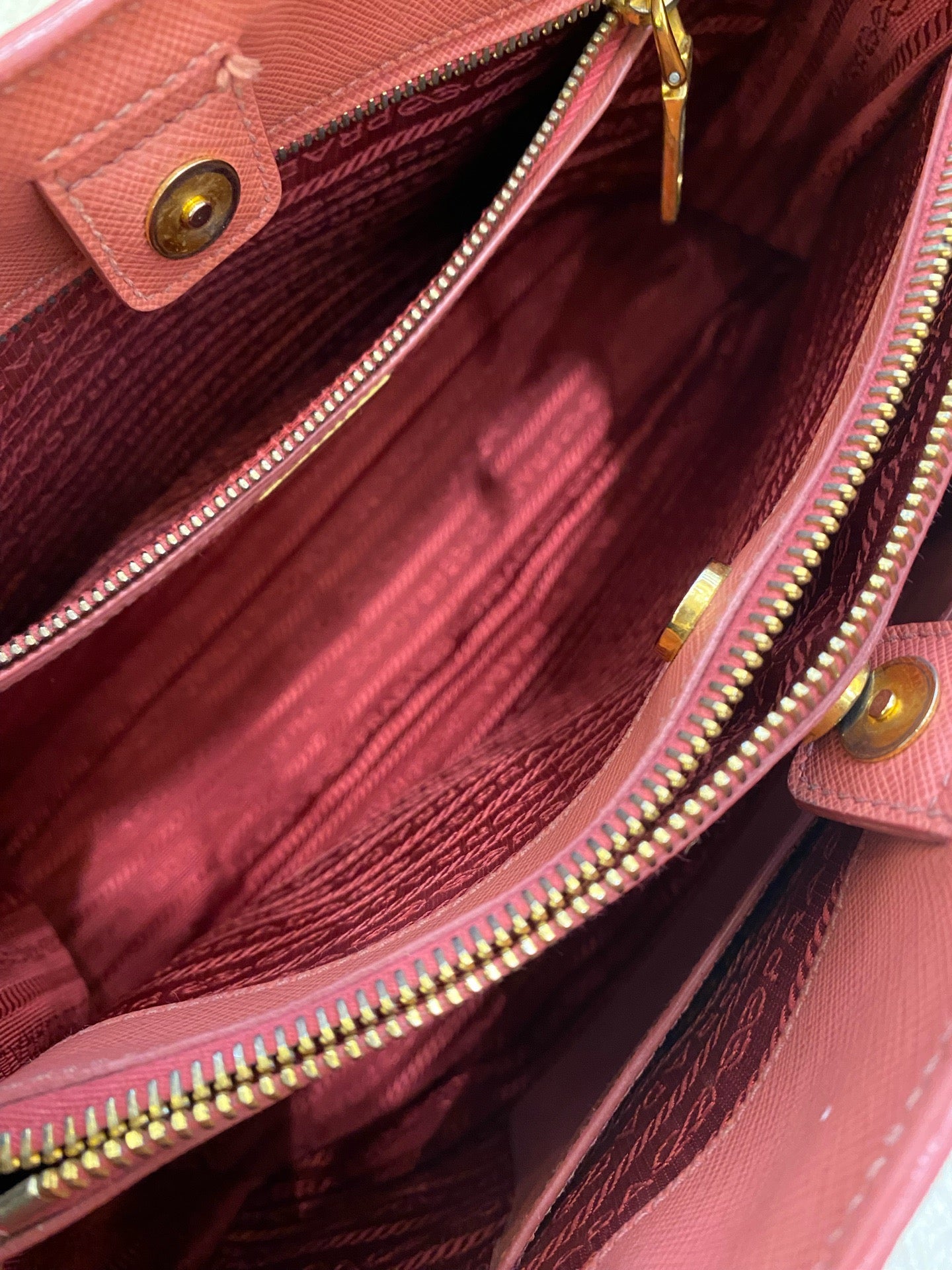 Prada - Saffiano Tote - Leather - Pink - (medium)