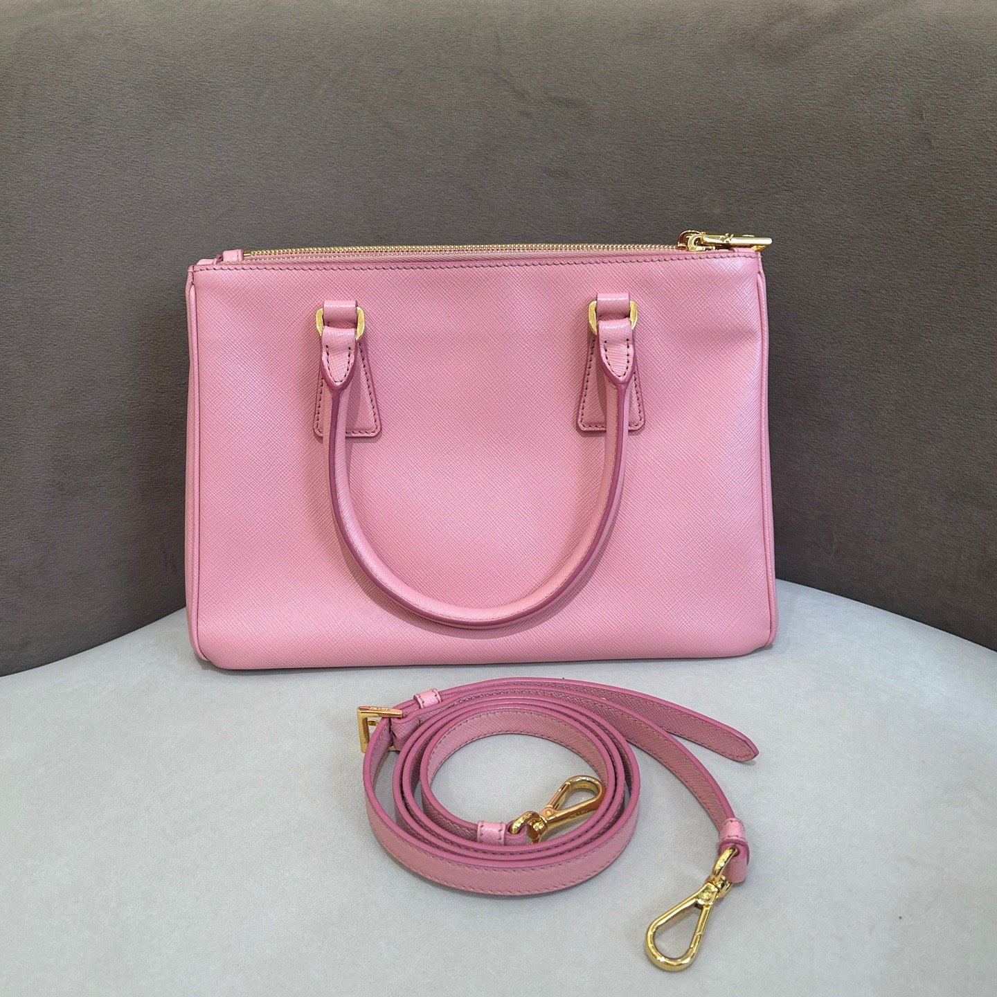 Prada - Saffiano Tote - Leather - Pink - (small)