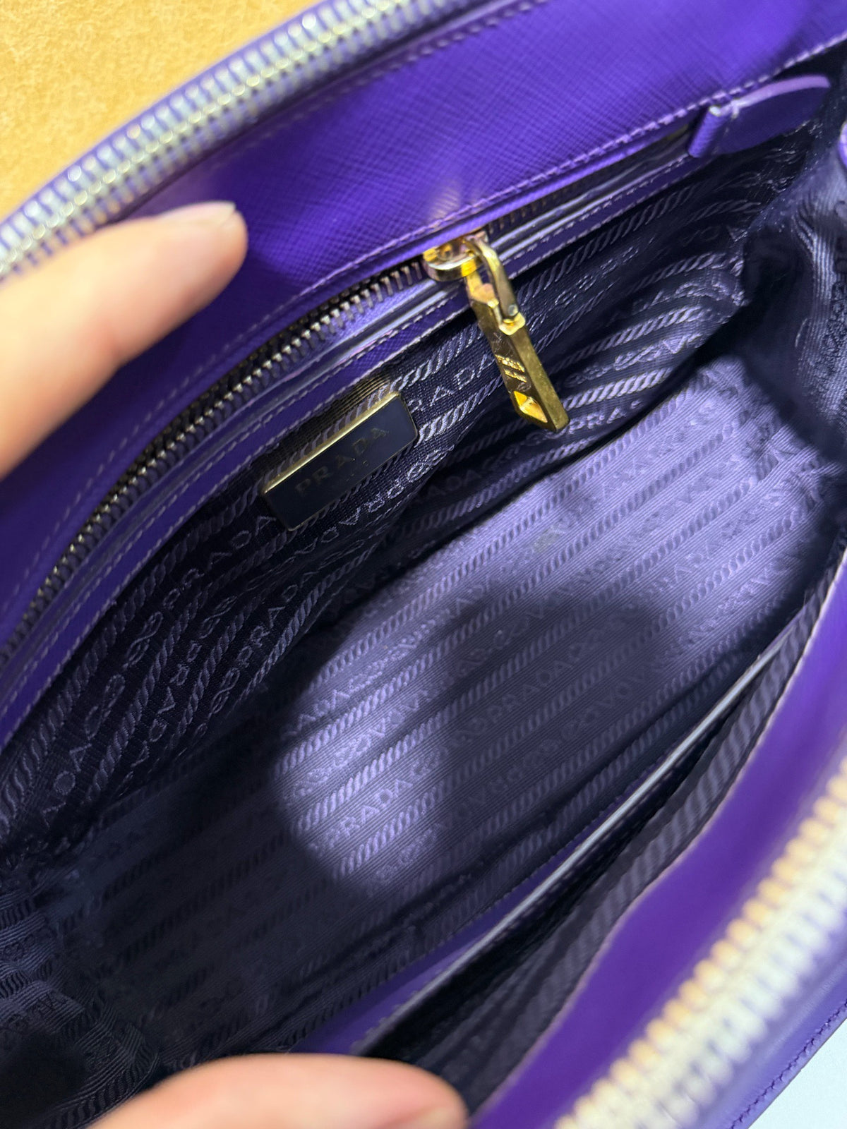 Prada - Saffiano Tote - Leather - Purple - (small)