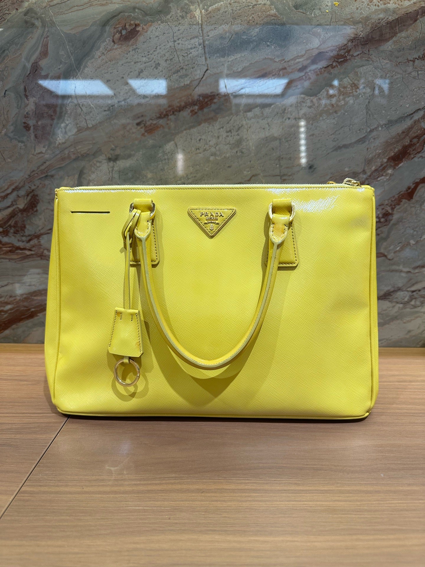 Prada - Saffiano Tote - Leather - Yellow - (medium)
