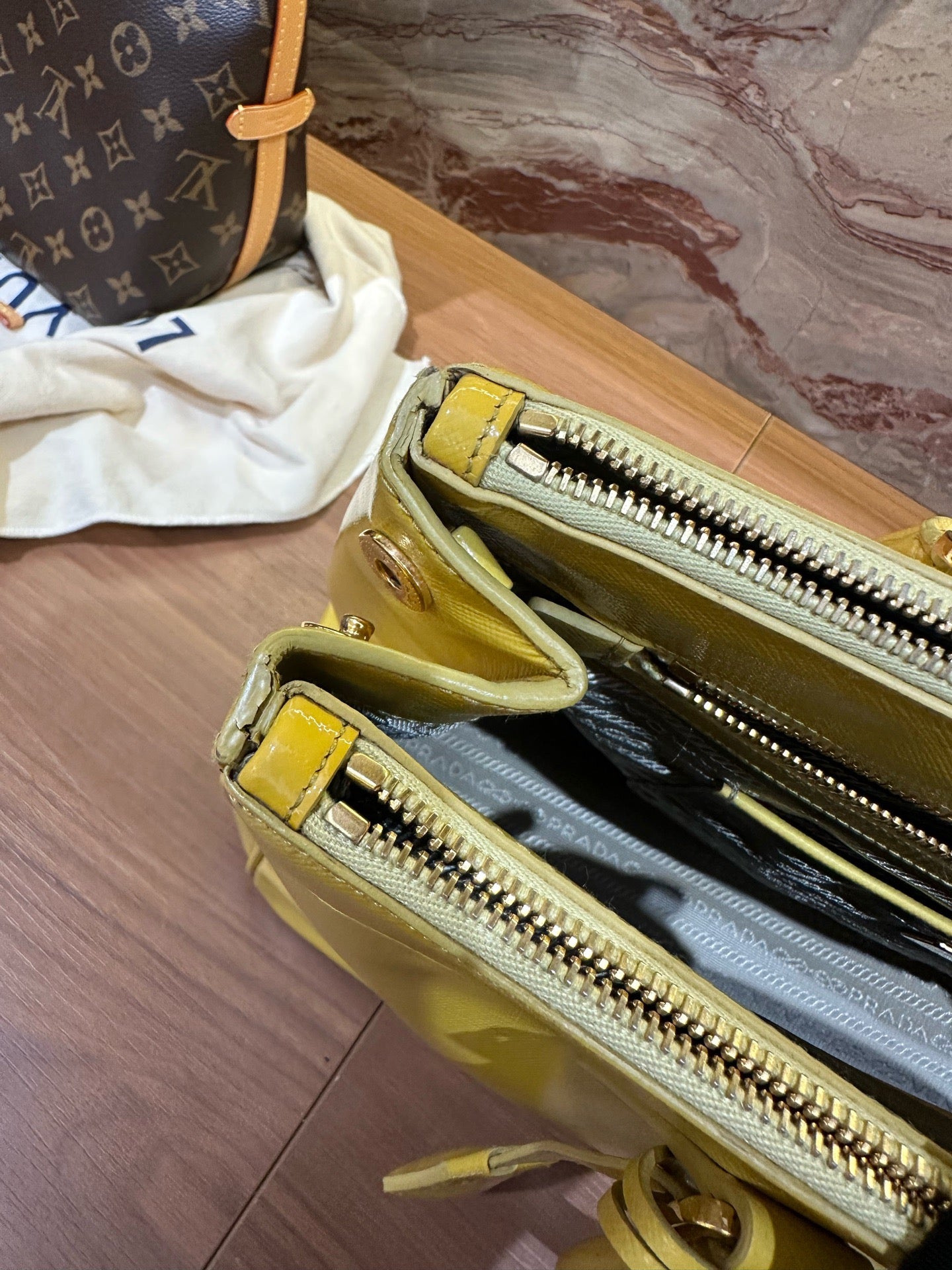 Prada - Saffiano Tote - Leather - Yellow - (medium)