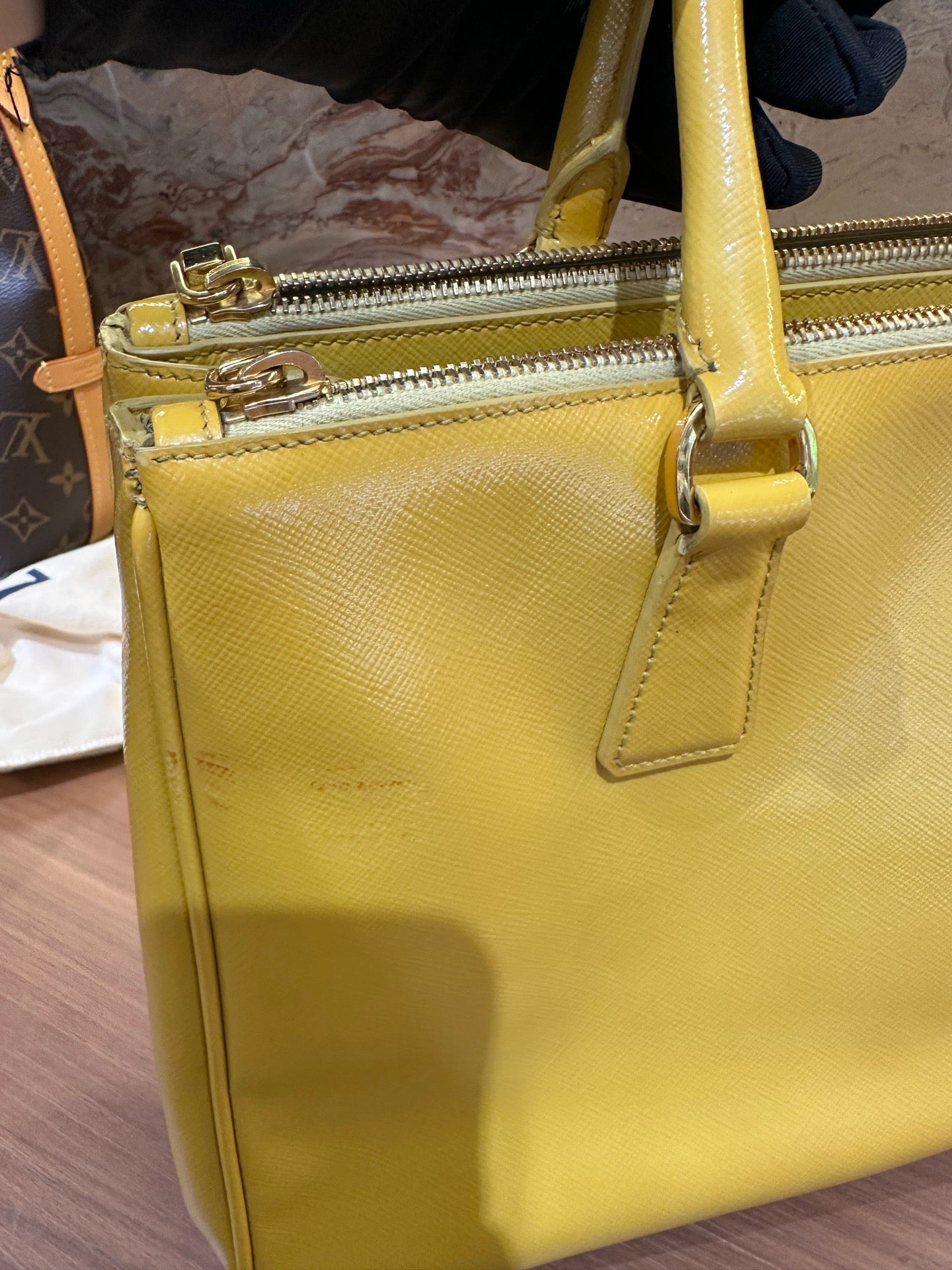 Prada - Saffiano Tote - Leather - Yellow - (medium)