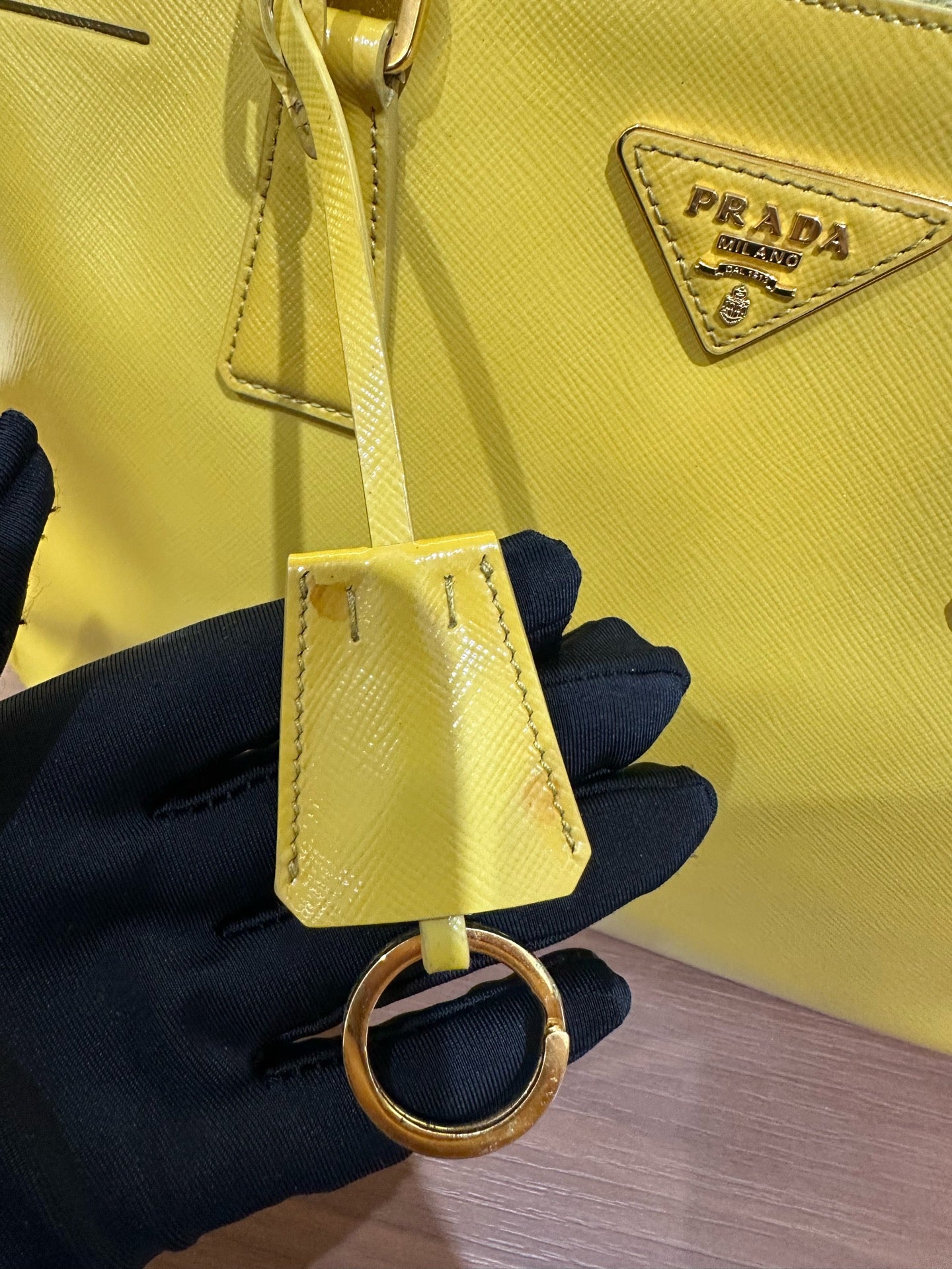 Prada - Saffiano Tote - Leather - Yellow - (medium)