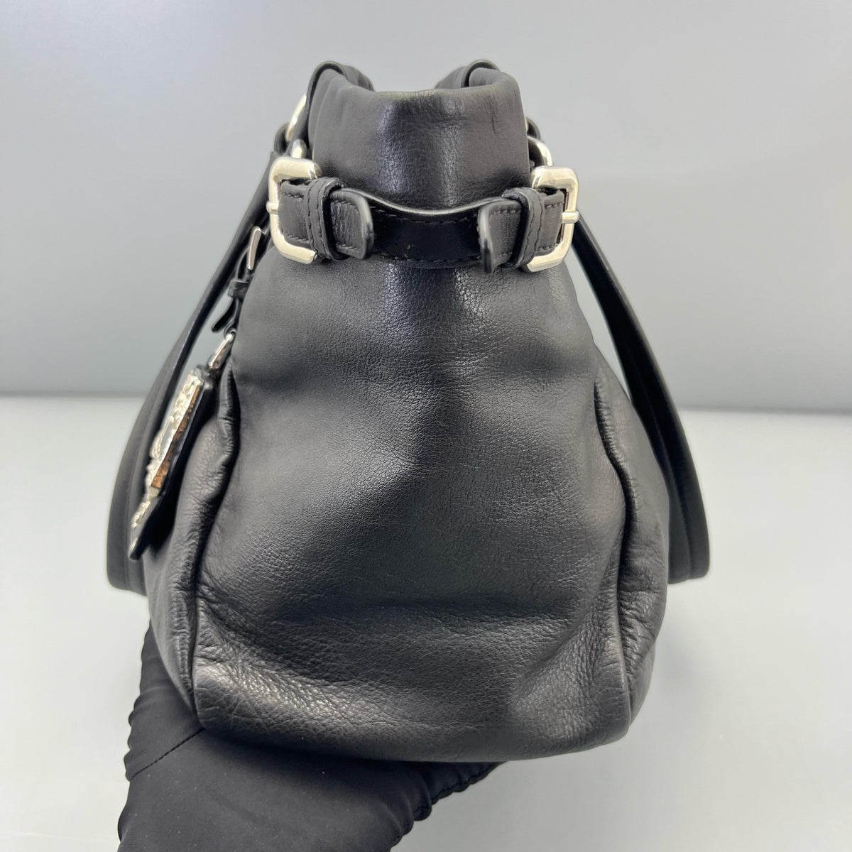 Prada - Sailing Boat Charm Tote B4427e - Leather - Black - (medium)