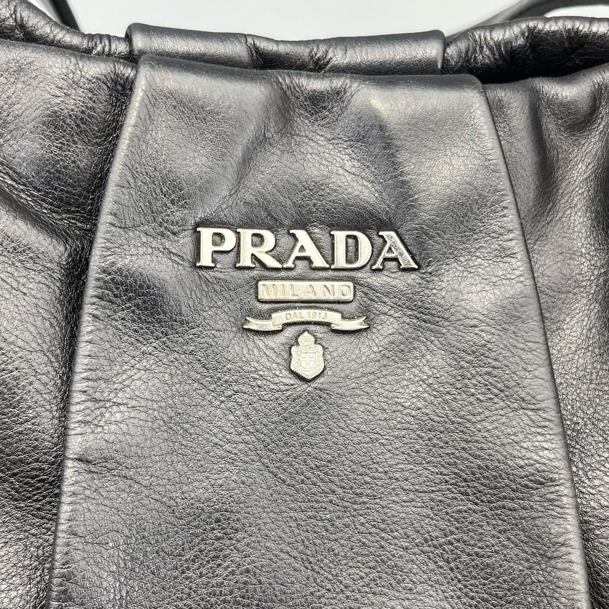 Prada - Sailing Boat Charm Tote B4427e - Leather - Black - (medium)