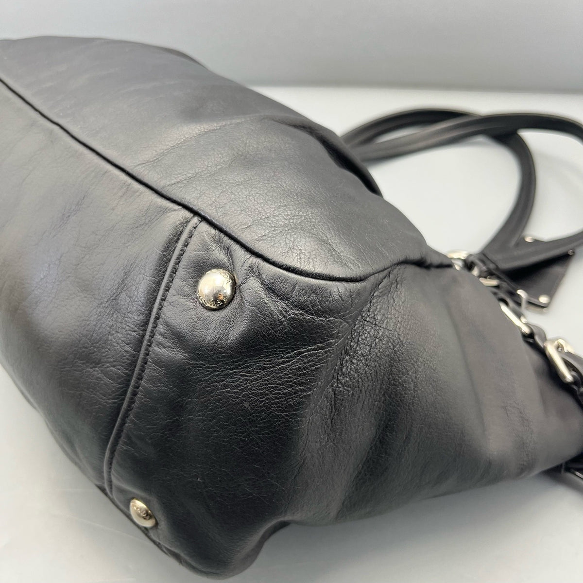 Prada - Sailing Boat Charm Tote B4427e - Leather - Black - (medium)