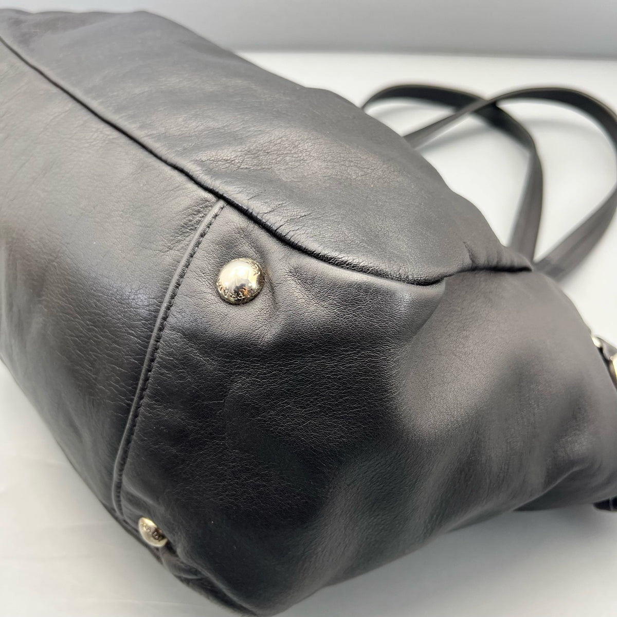Prada - Sailing Boat Charm Tote B4427e - Leather - Black - (medium)