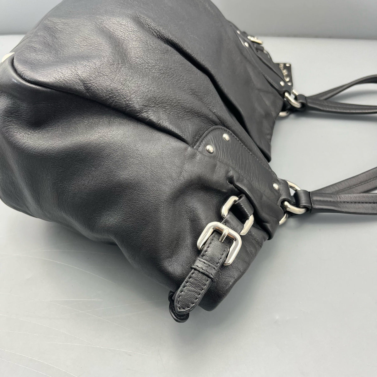 Prada - Sailing Boat Charm Tote B4427e - Leather - Black - (medium)