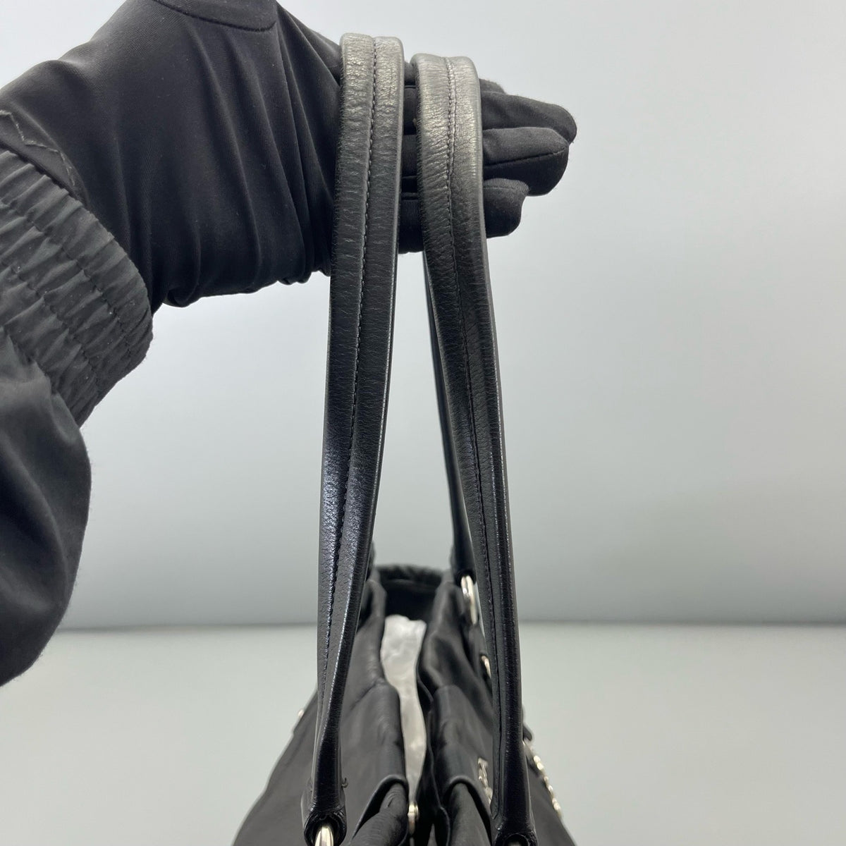 Prada - Sailing Boat Charm Tote B4427e - Leather - Black - (medium)