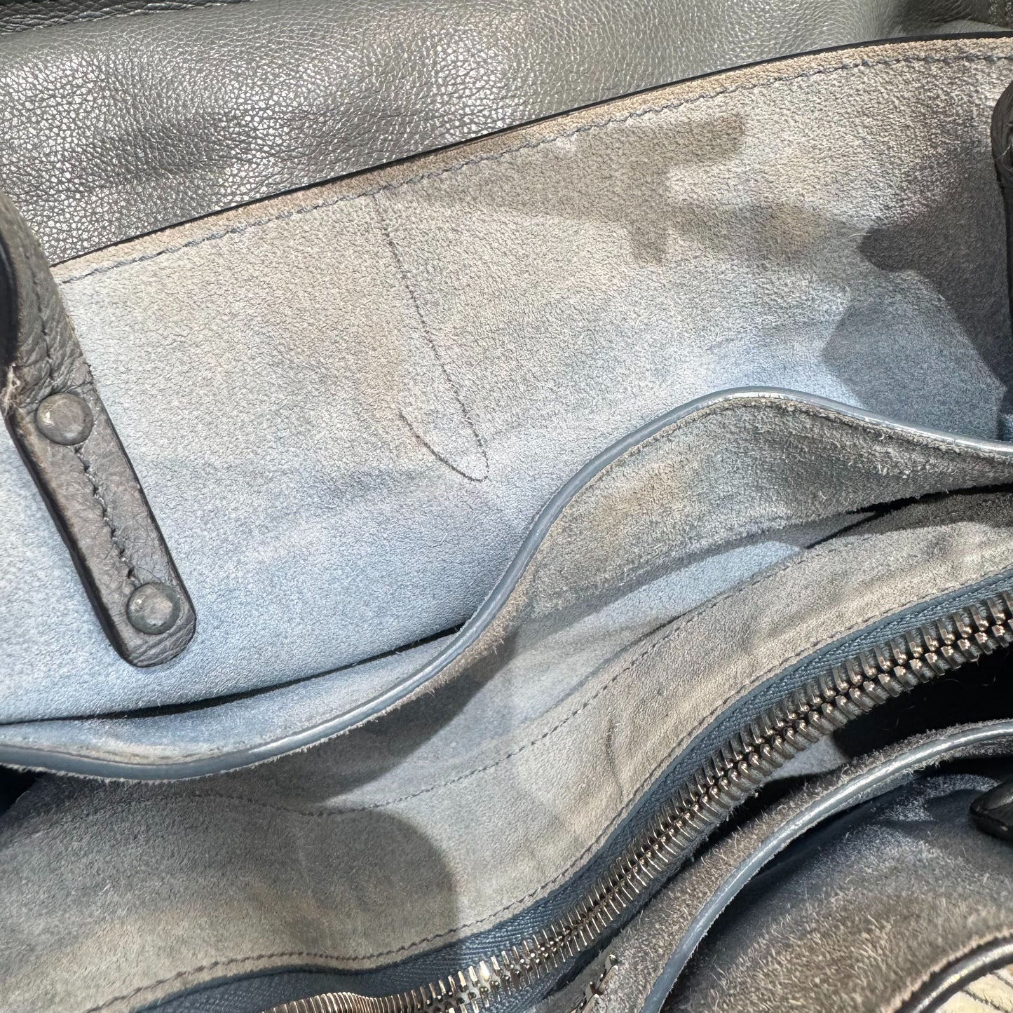 Prada - Soft Leather Tote - Pebbled leather - Blue-Grey - (Medium)