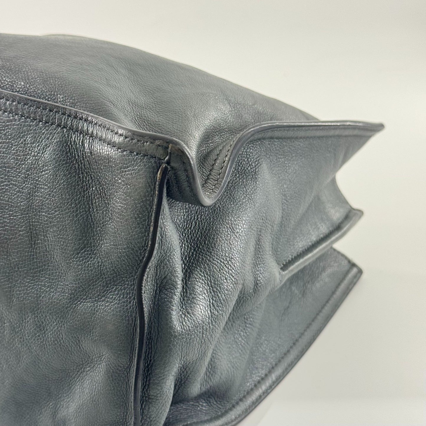 Prada - Soft Leather Tote - Pebbled leather - Blue-Grey - (Medium)