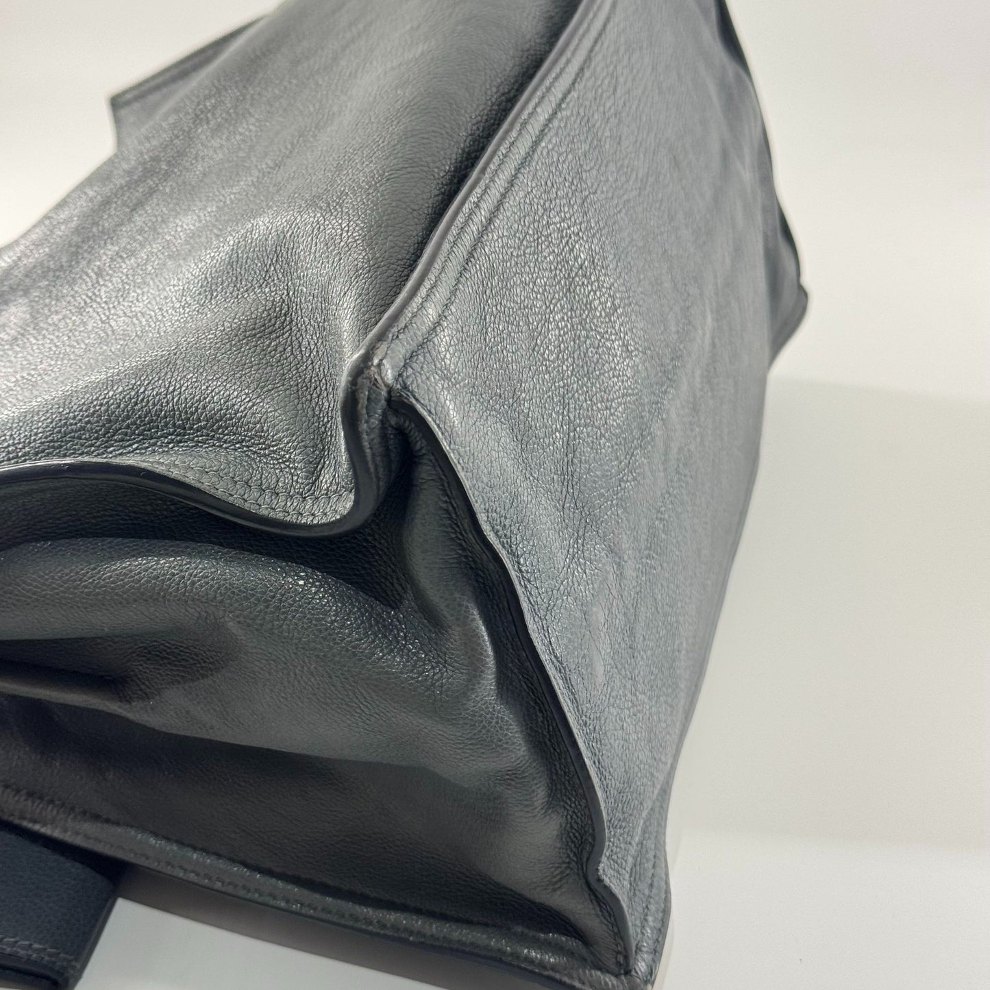 Prada - Soft Leather Tote - Pebbled leather - Blue-Grey - (Medium)