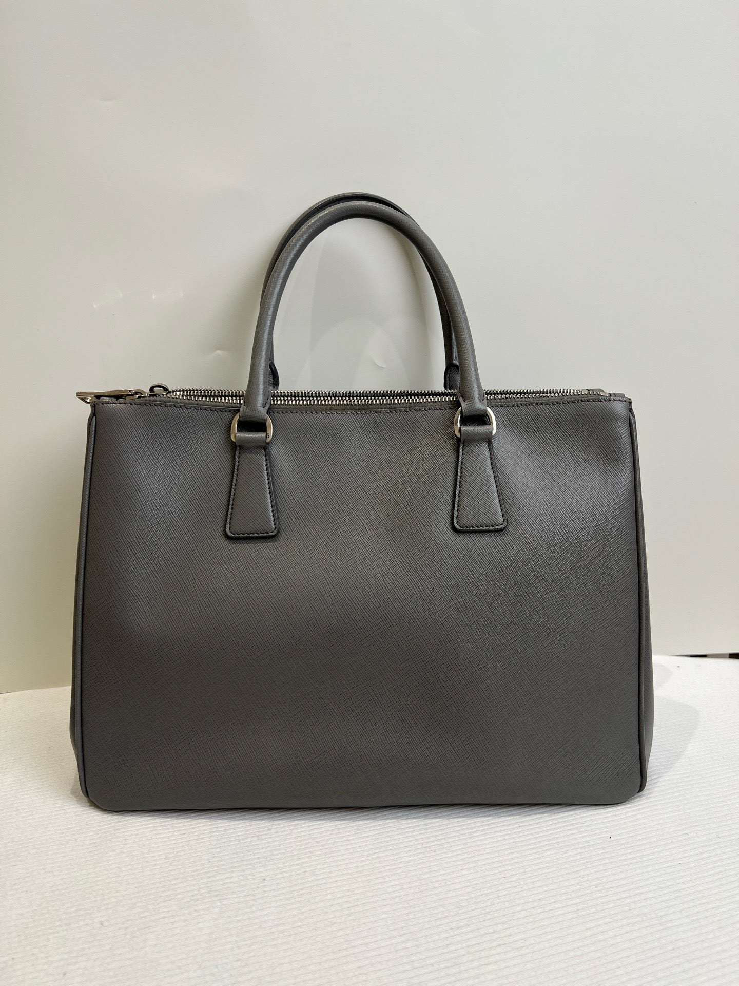 Prada - Top Handle Bag - Leather - Grey - (Large)