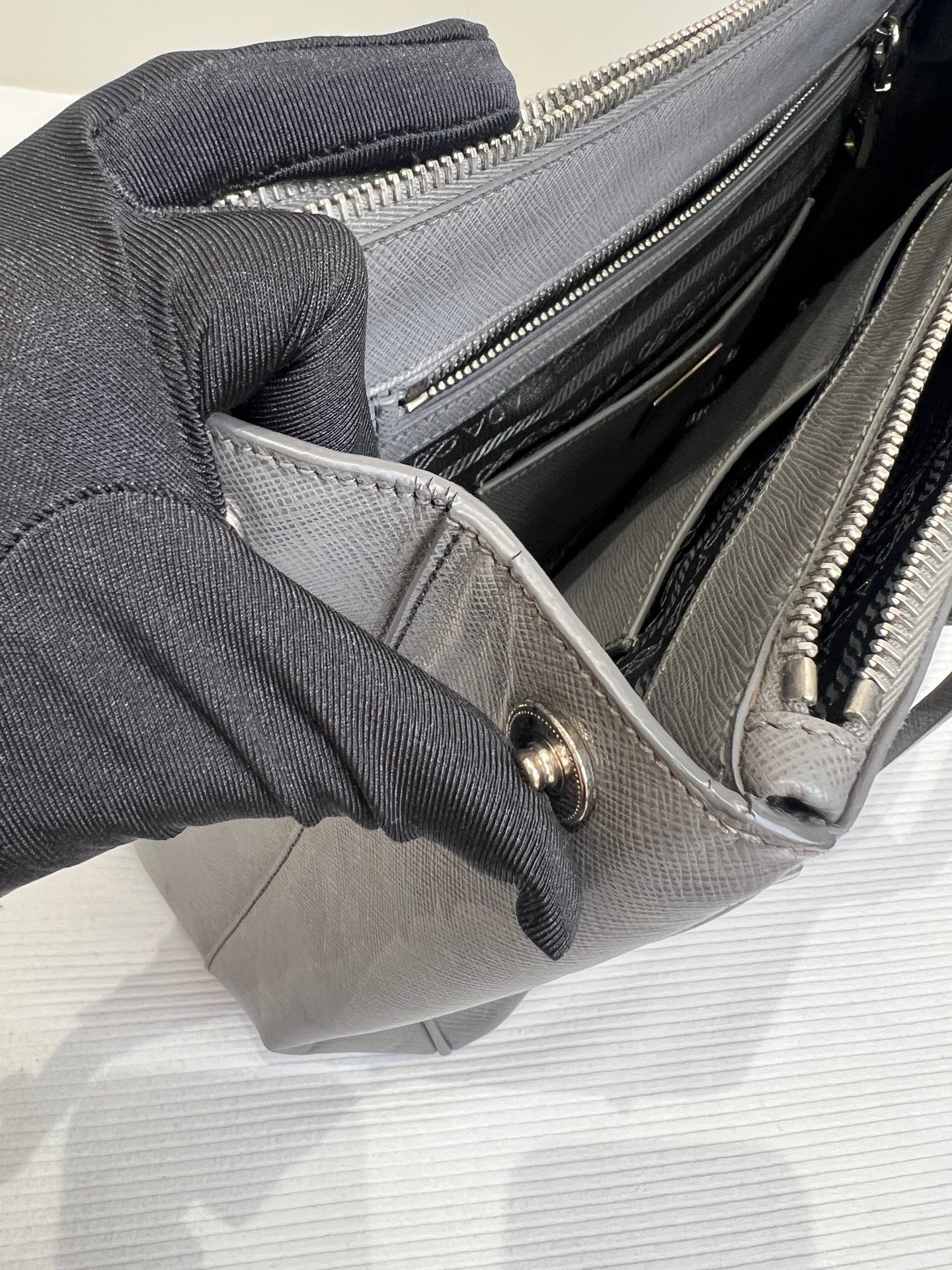Prada - Top Handle Bag - Leather - Grey - (Large)