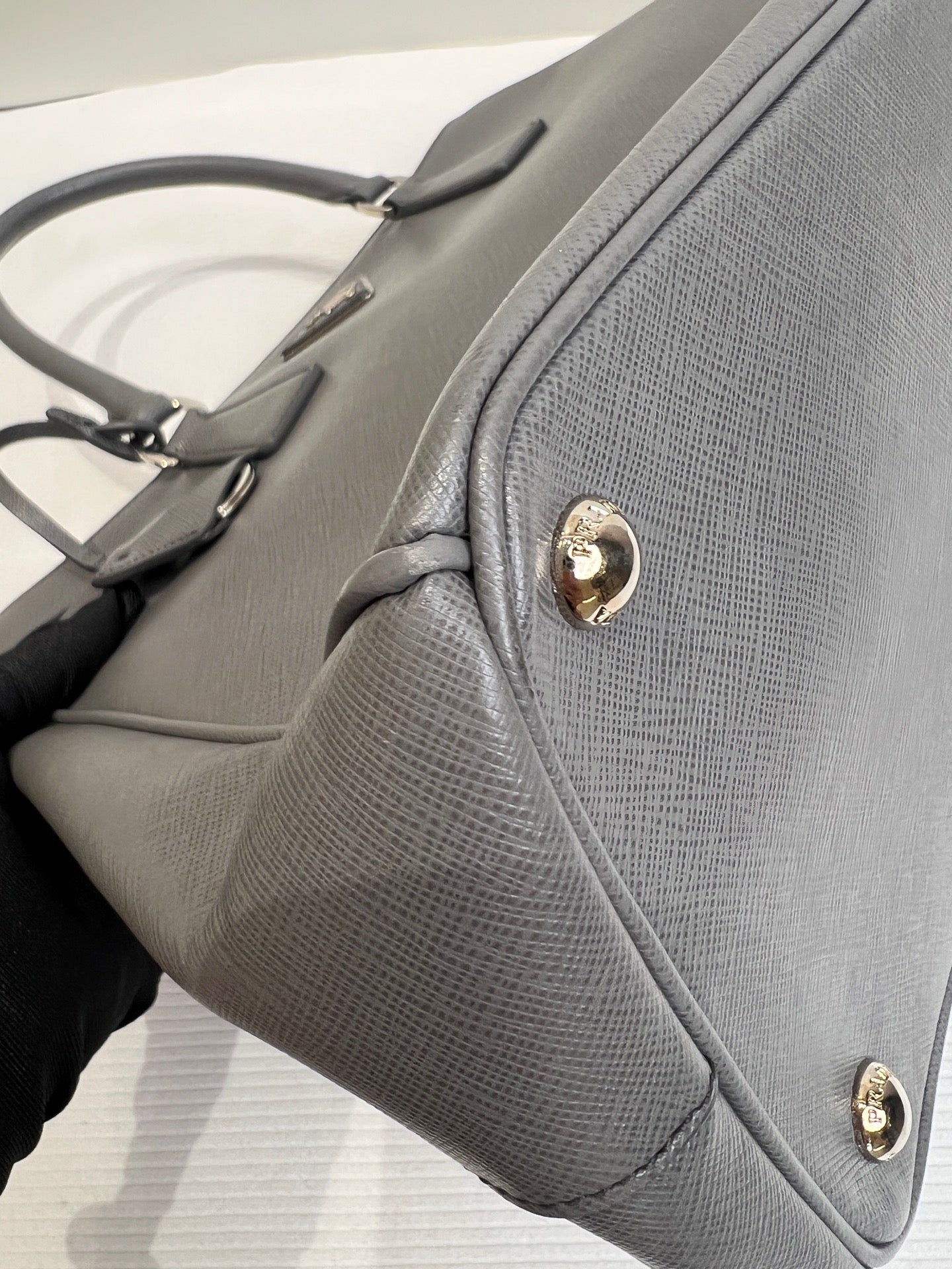 Prada - Top Handle Bag - Leather - Grey - (Large)