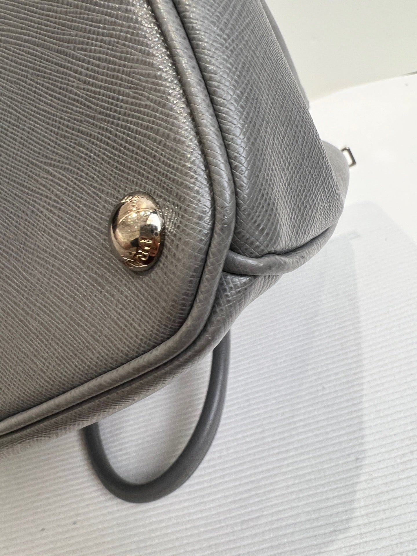 Prada - Top Handle Bag - Leather - Grey - (Large)