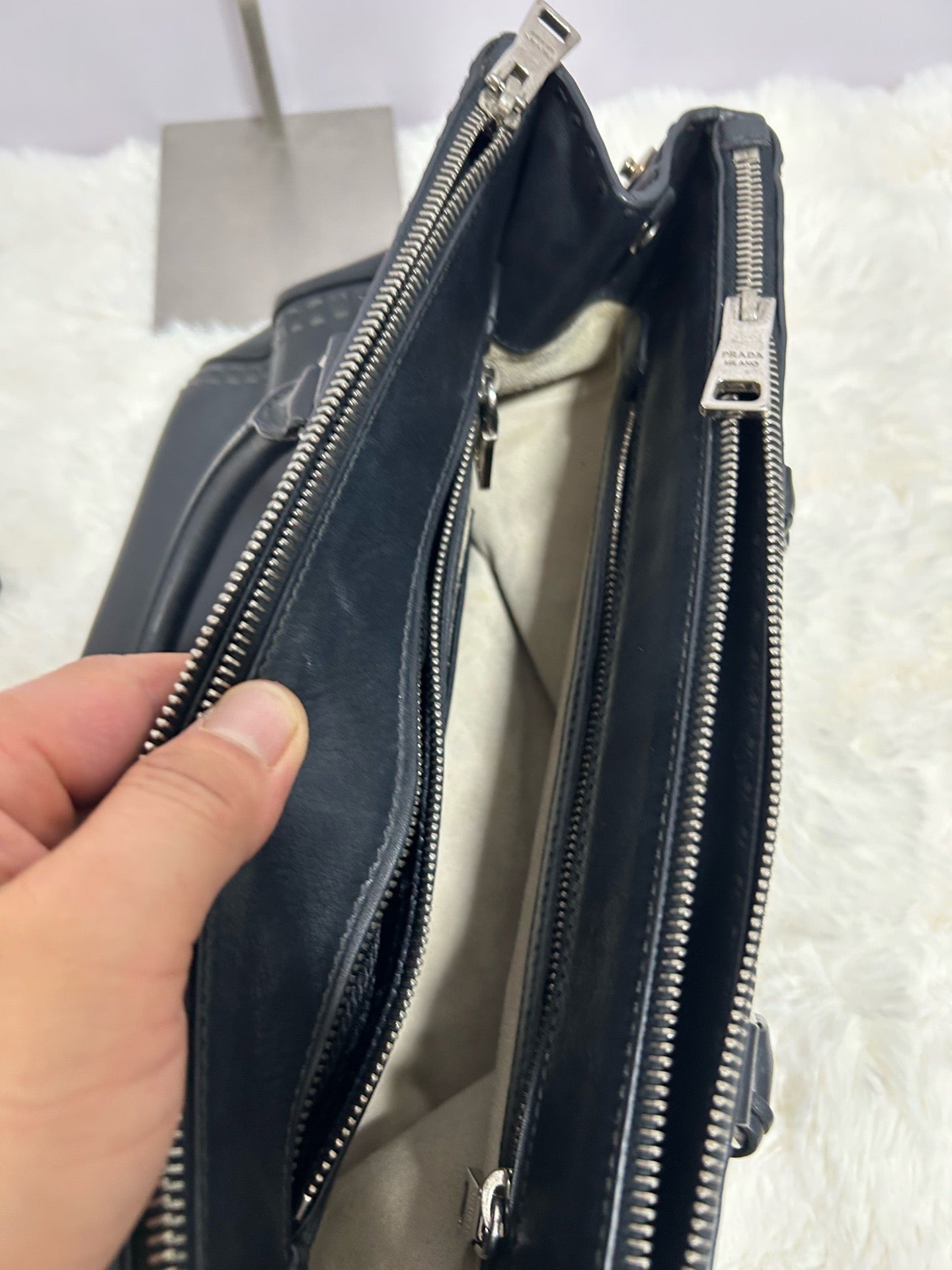 Prada - Tote Bag - Leather - Black - (medium)