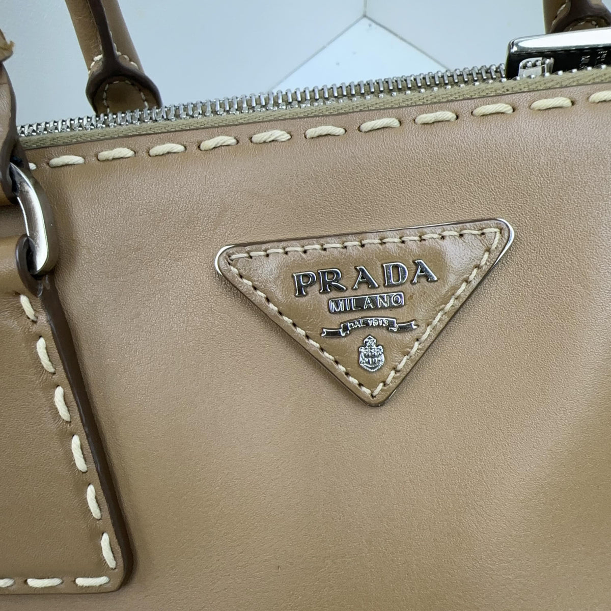 Prada - Tote Bag - Leather - Camel - (medium)