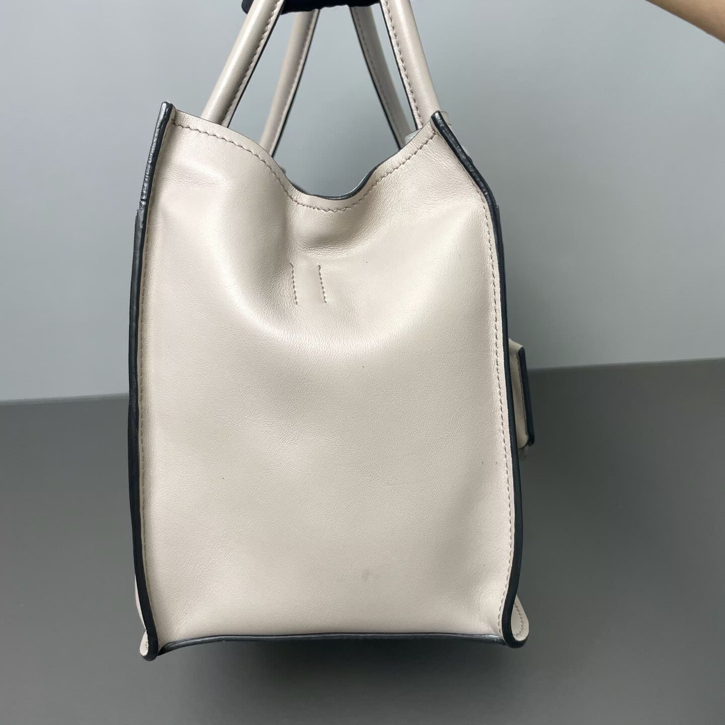 Prada - Tote Bag - Leather - Grey - (Medium)