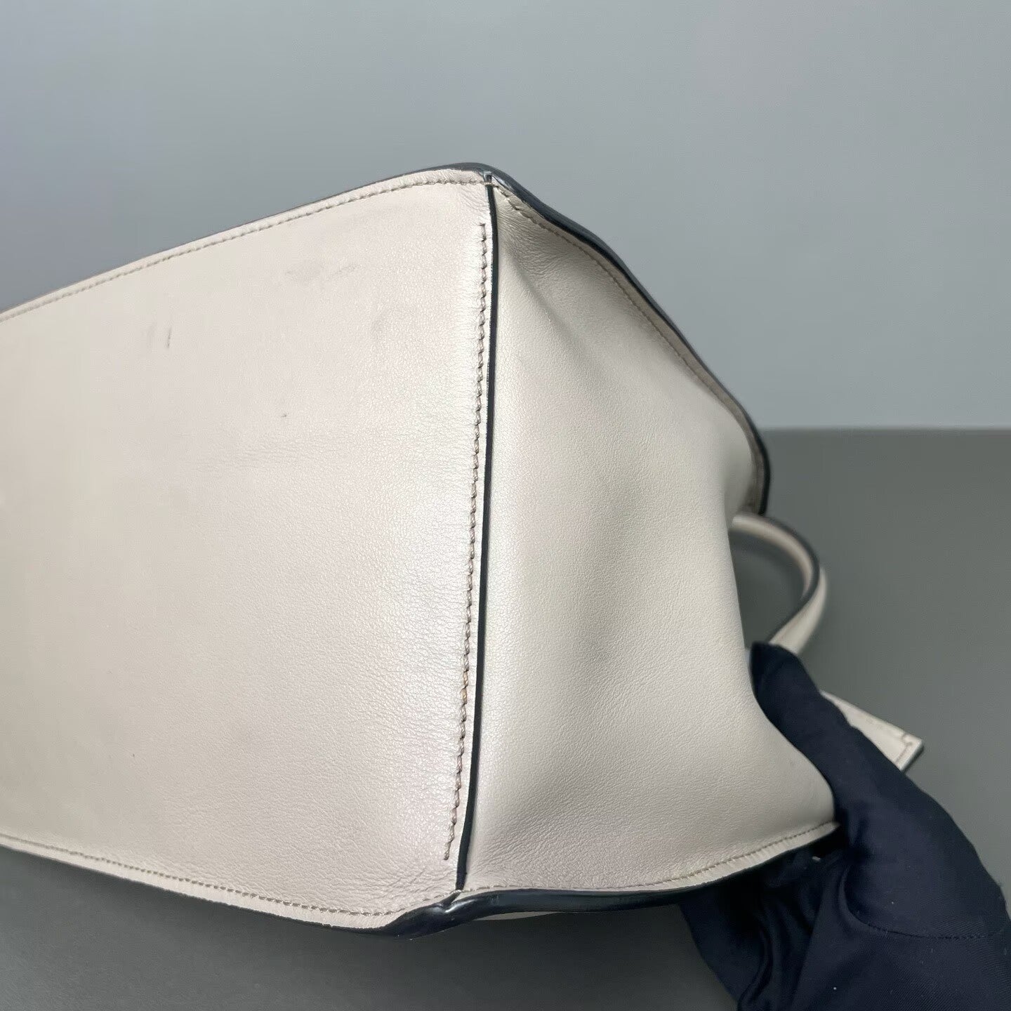 Prada - Tote Bag - Leather - Grey - (Medium)