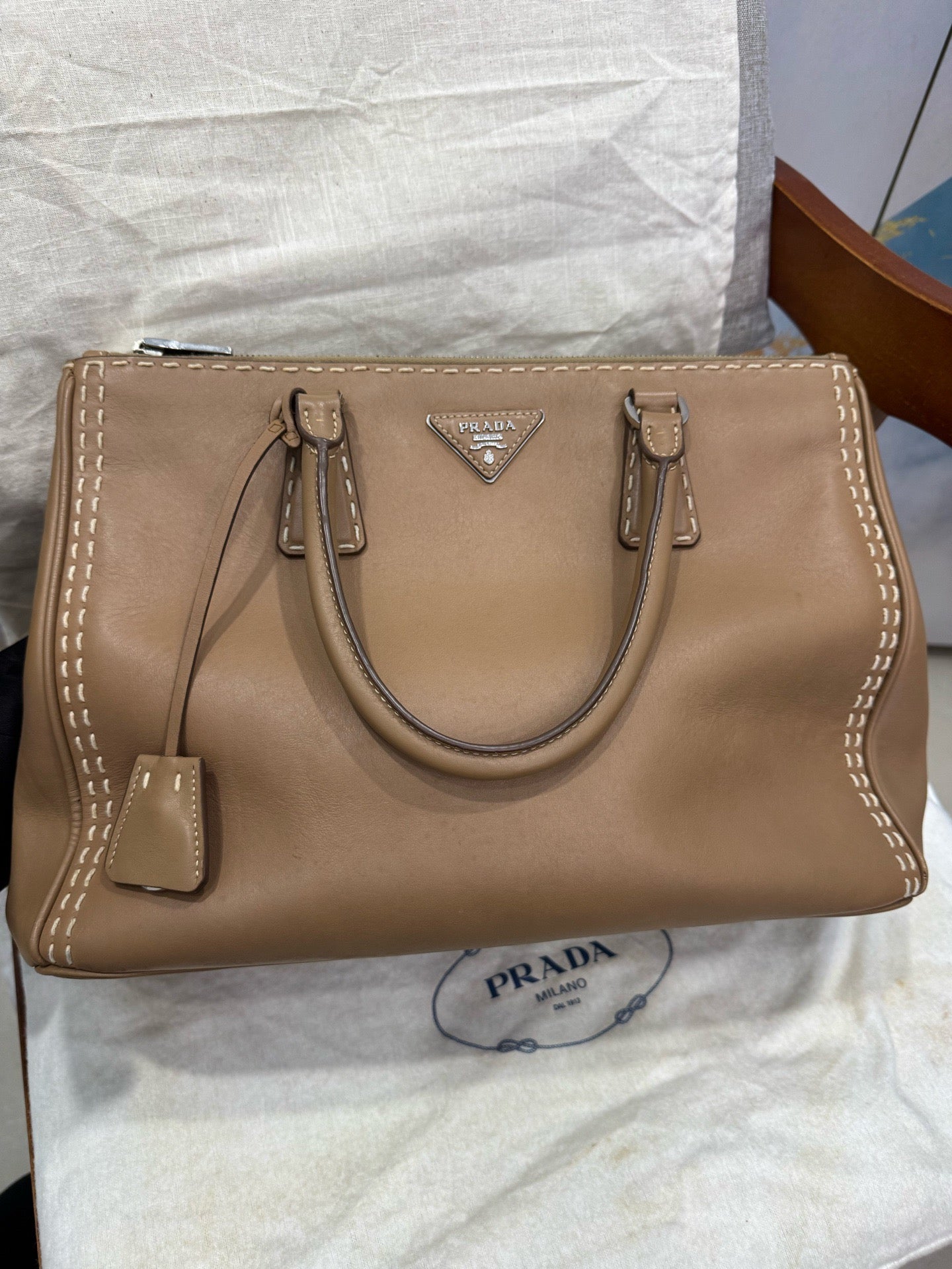 Prada - Vitello Daino - Leather - Camel - (medium)