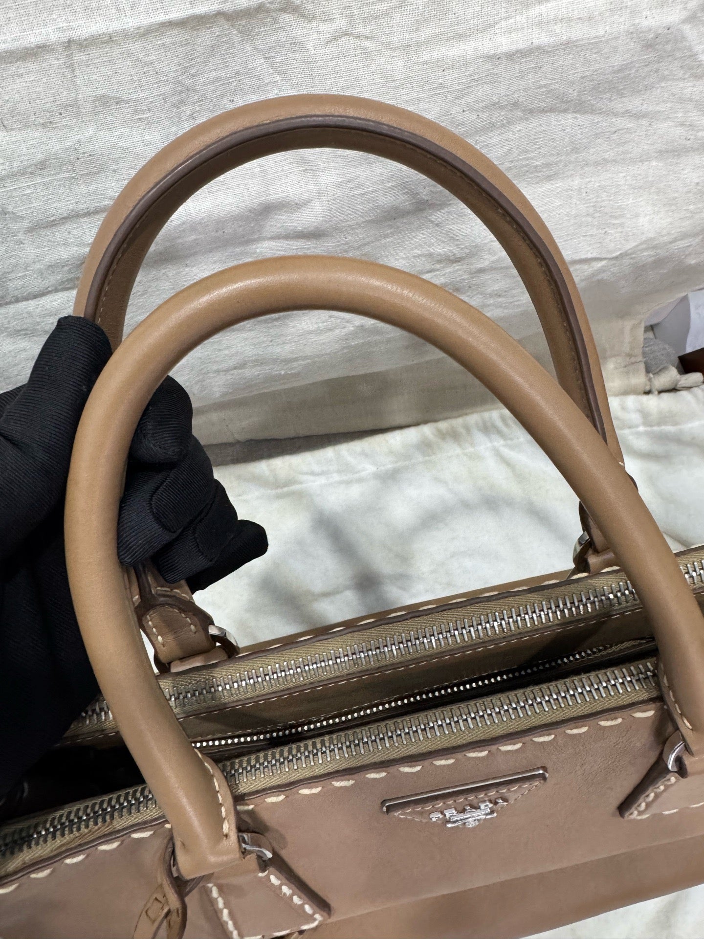 Prada - Vitello Daino - Leather - Camel - (medium)